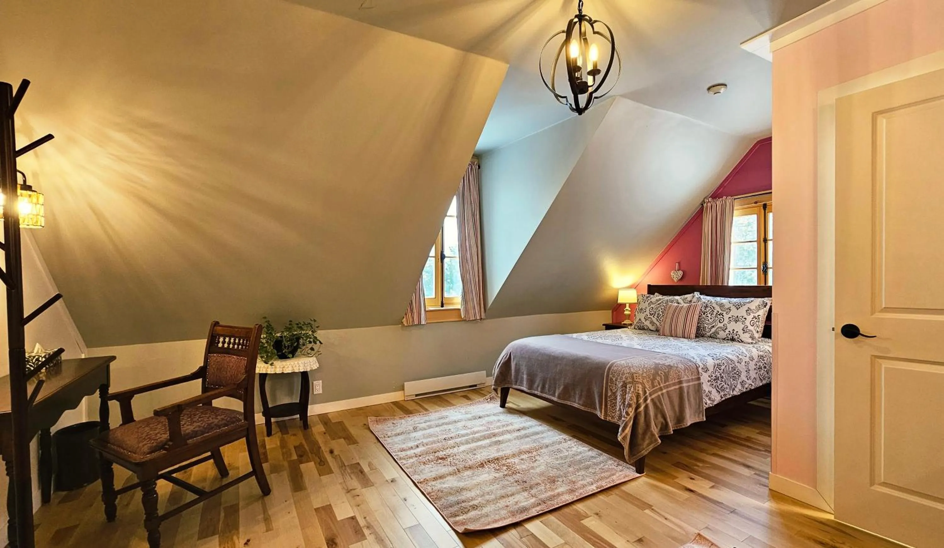 Bedroom, Bed in Auberge La Châtelaine