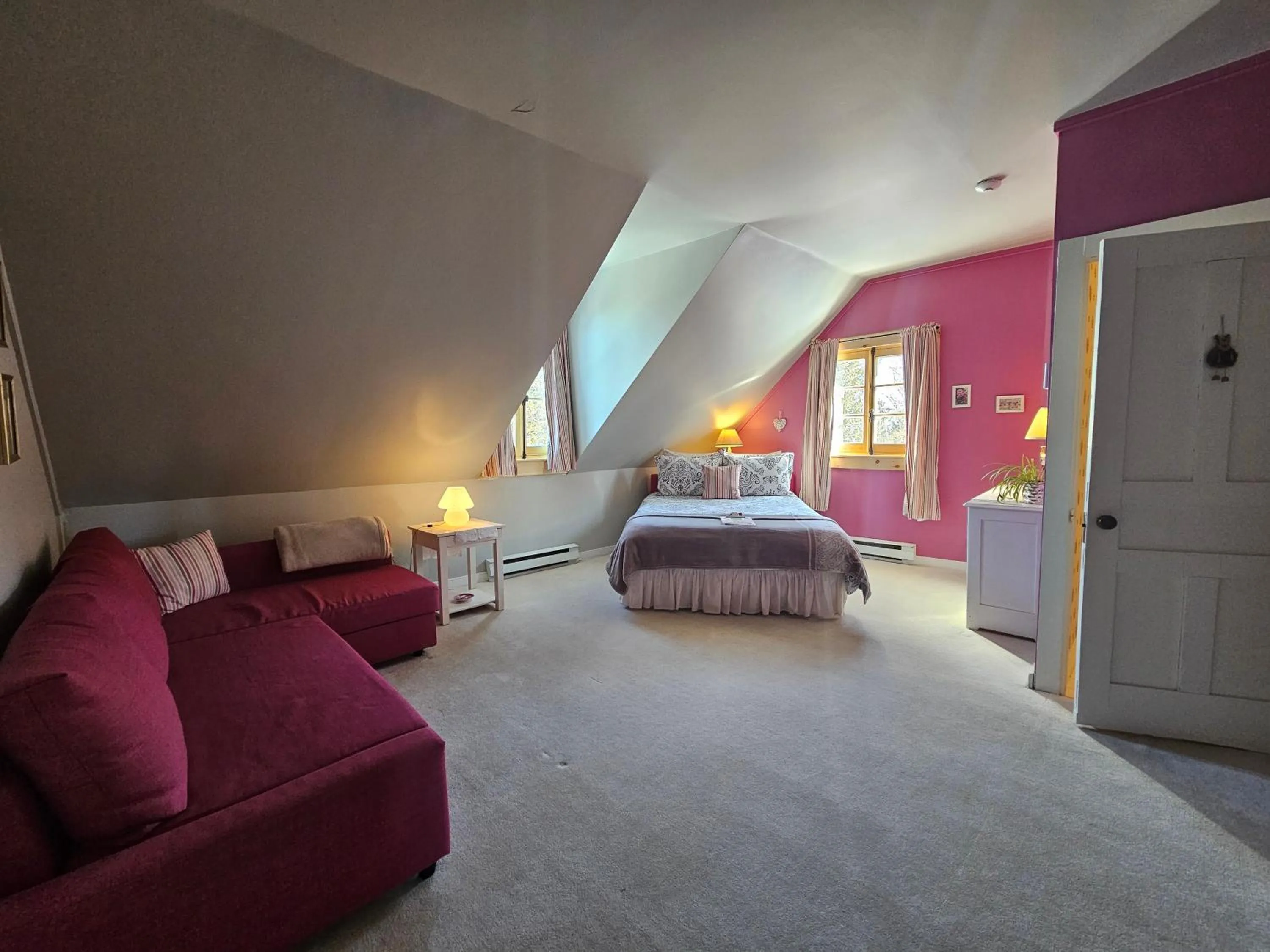 Bedroom, Bed in Auberge La Châtelaine