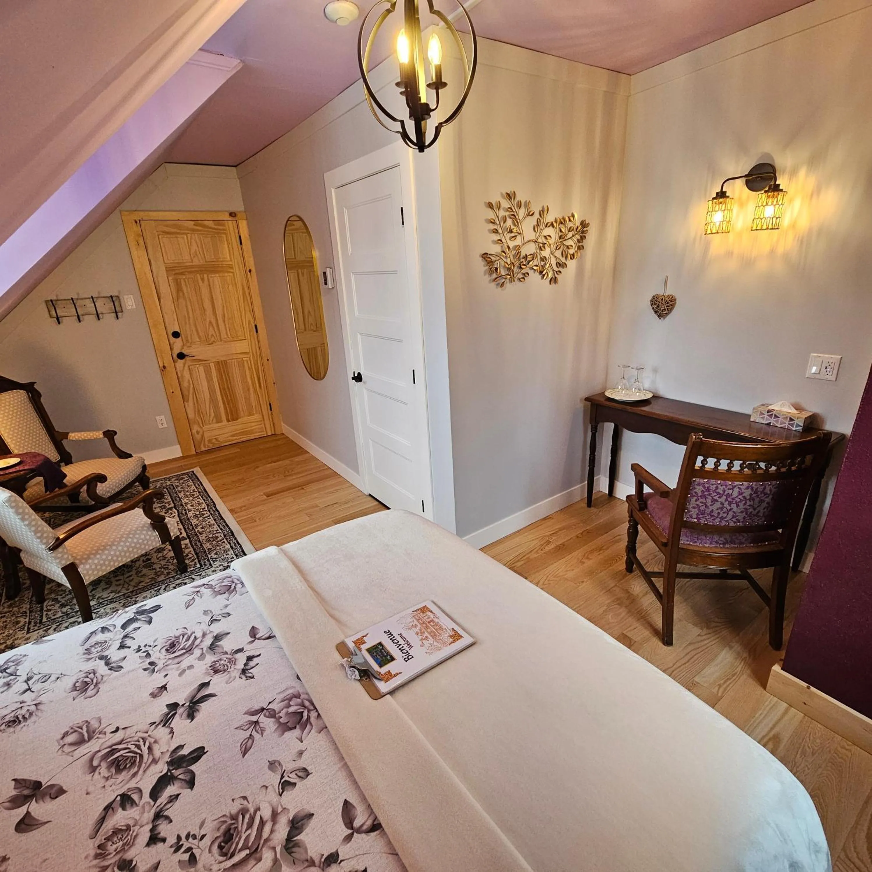 Bedroom, Bed in Auberge La Châtelaine