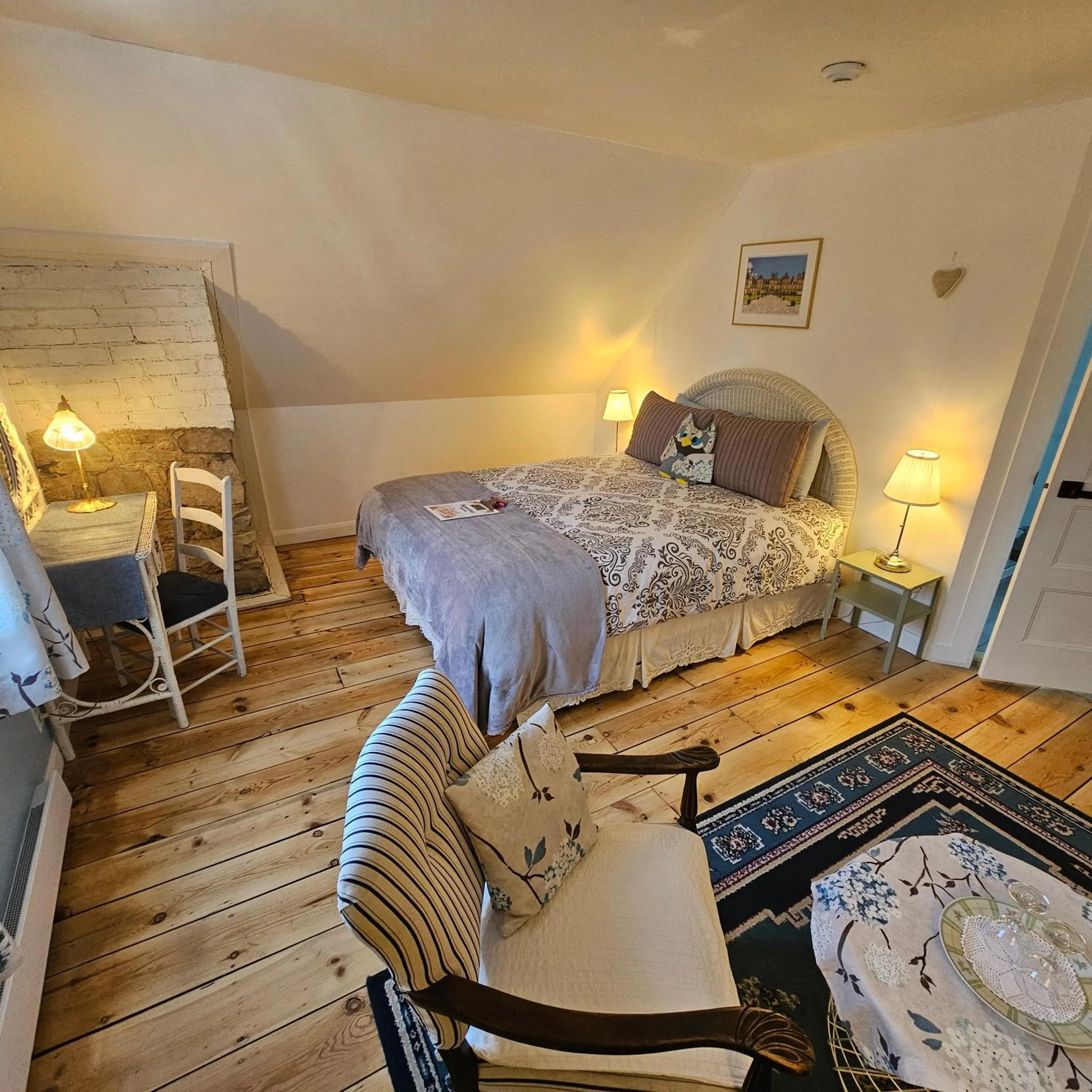 Bedroom, Bed in Auberge La Châtelaine