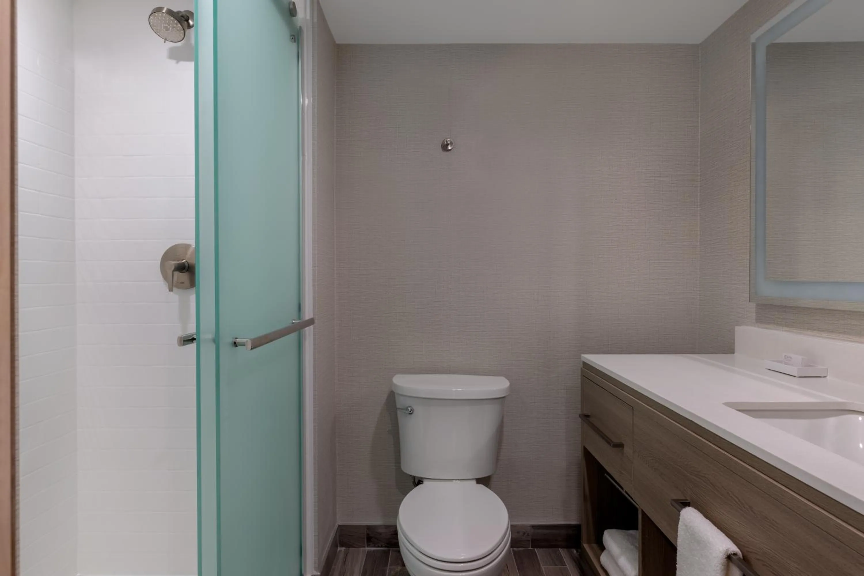 Shower in DoubleTree by Hilton Kingston - Newly Renovated