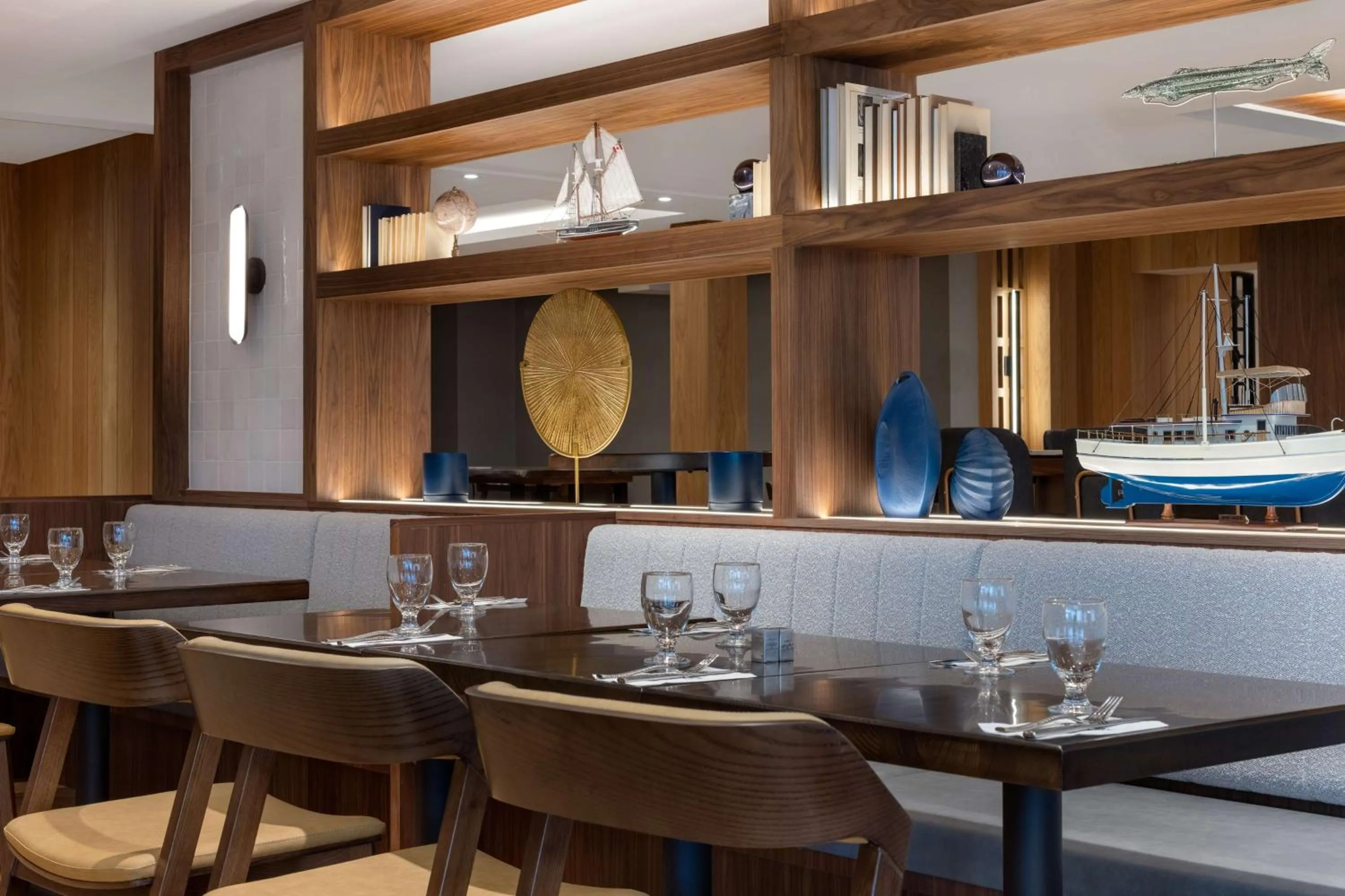 Restaurant/places to eat in DoubleTree by Hilton Kingston - Newly Renovated