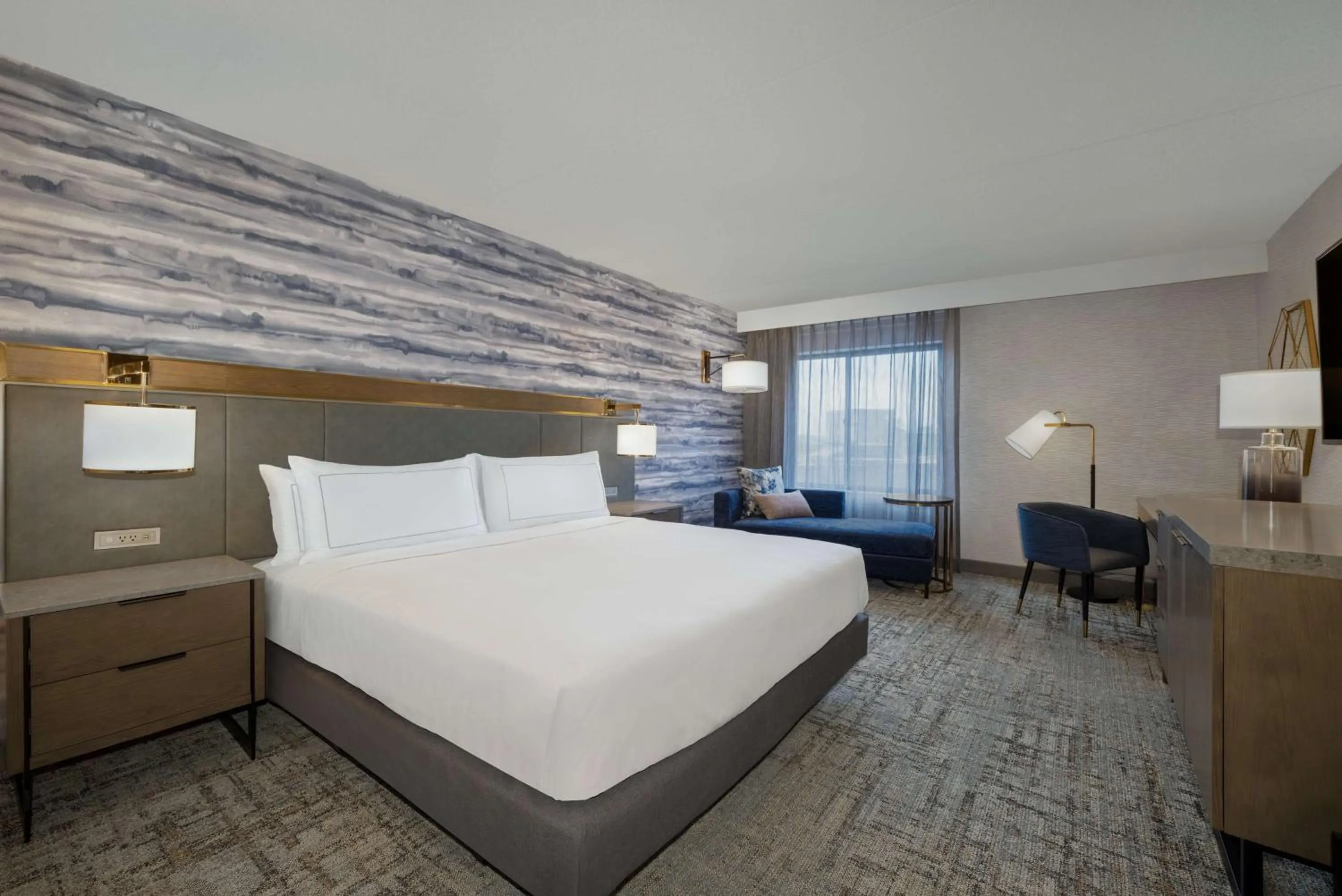 Bed in DoubleTree by Hilton Kingston - Newly Renovated