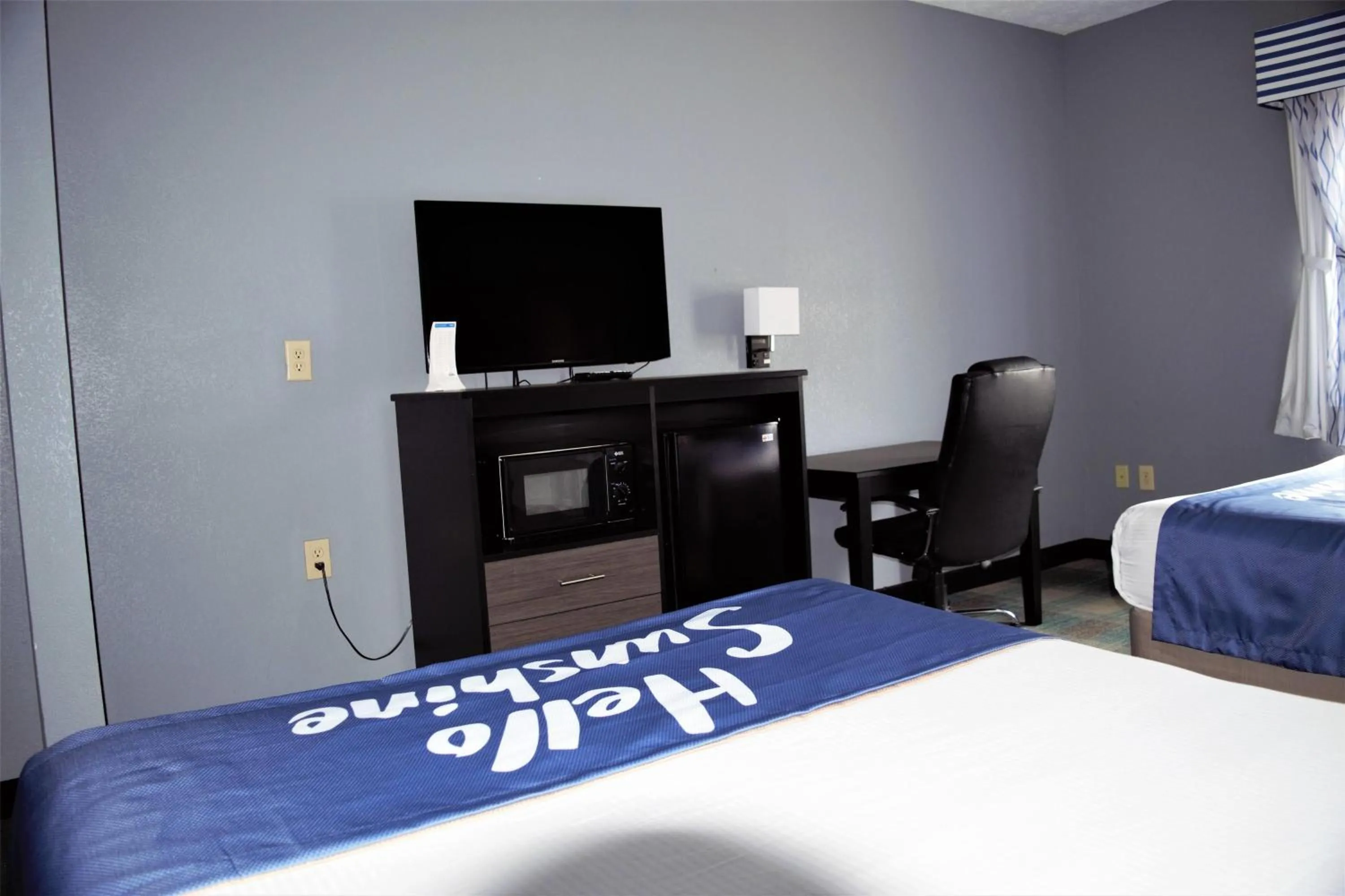 Photo of the whole room, Bed in Days Inn by Wyndham Montgomery