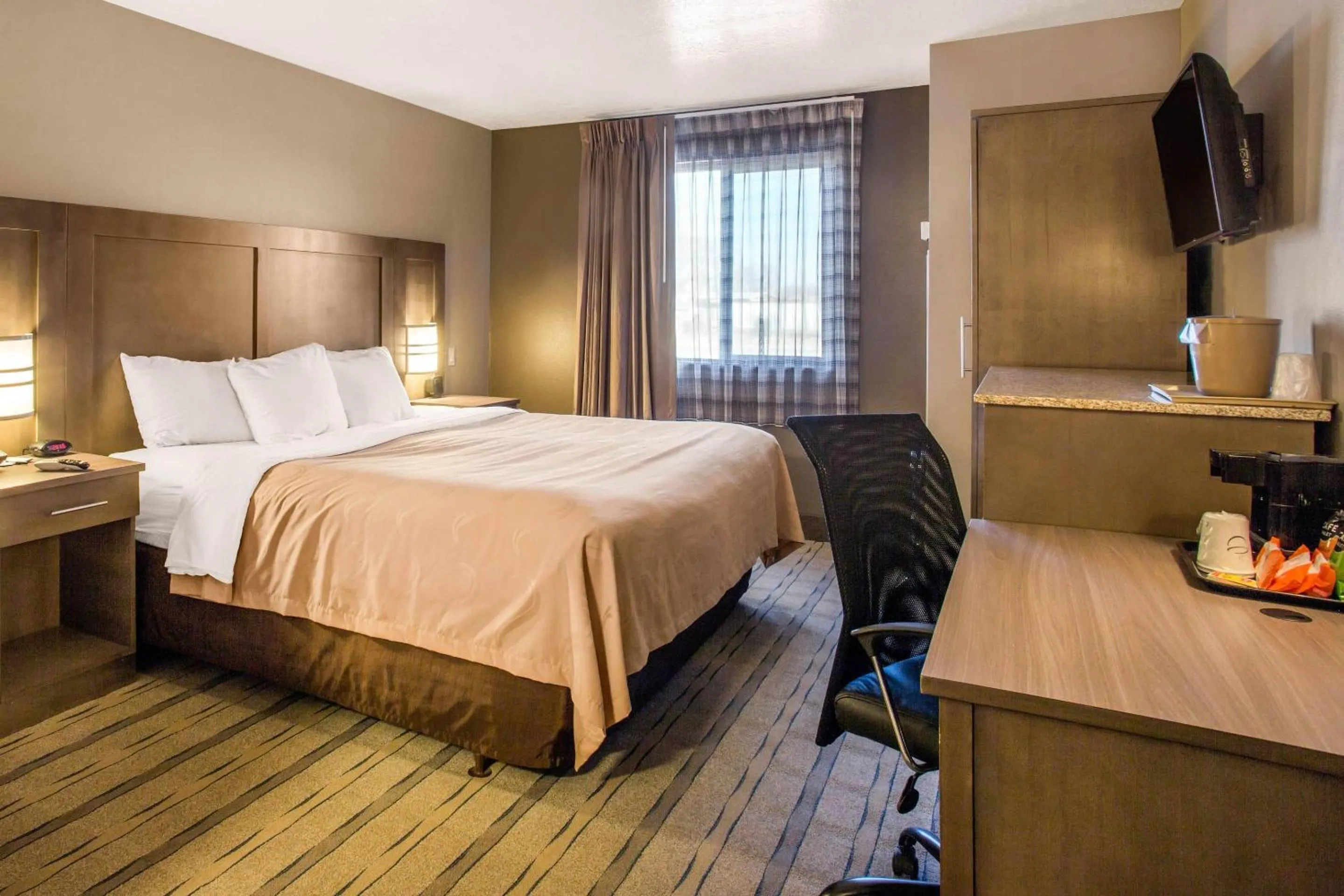 Bedroom, Bed in Quality Inn Moriarty