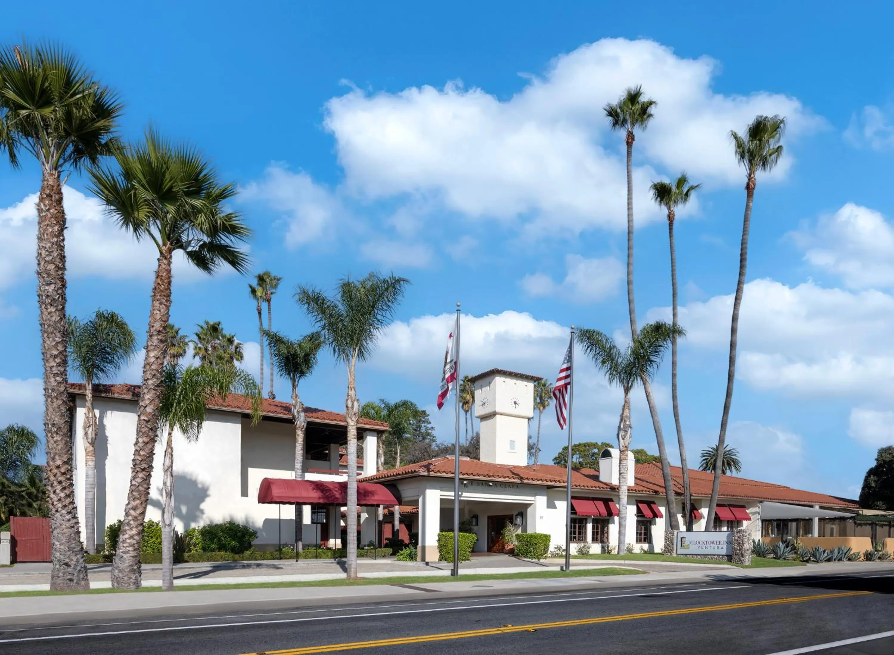 Property building in Clocktower Inn Ventura