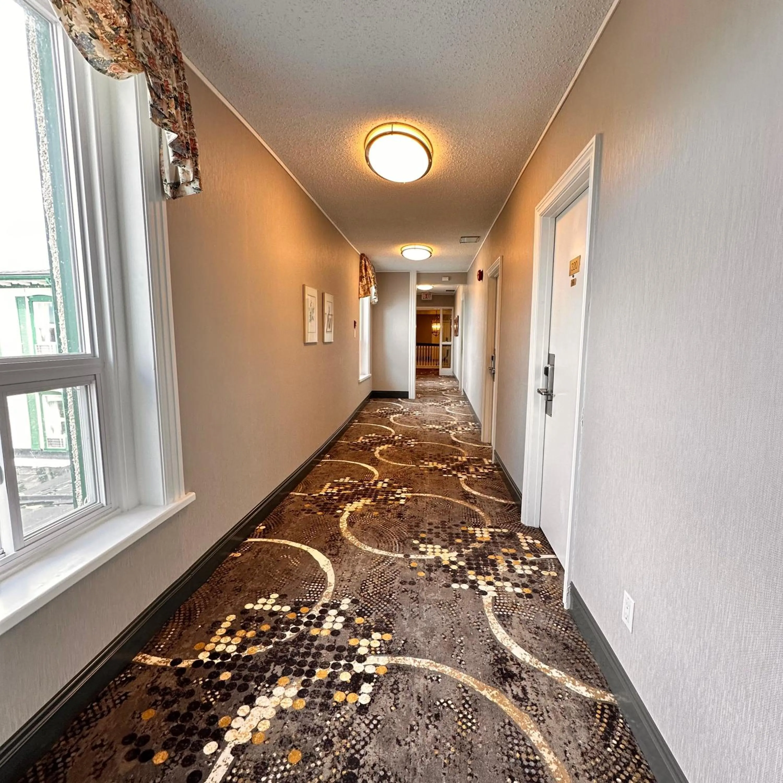 Bed in The Gananoque Inn