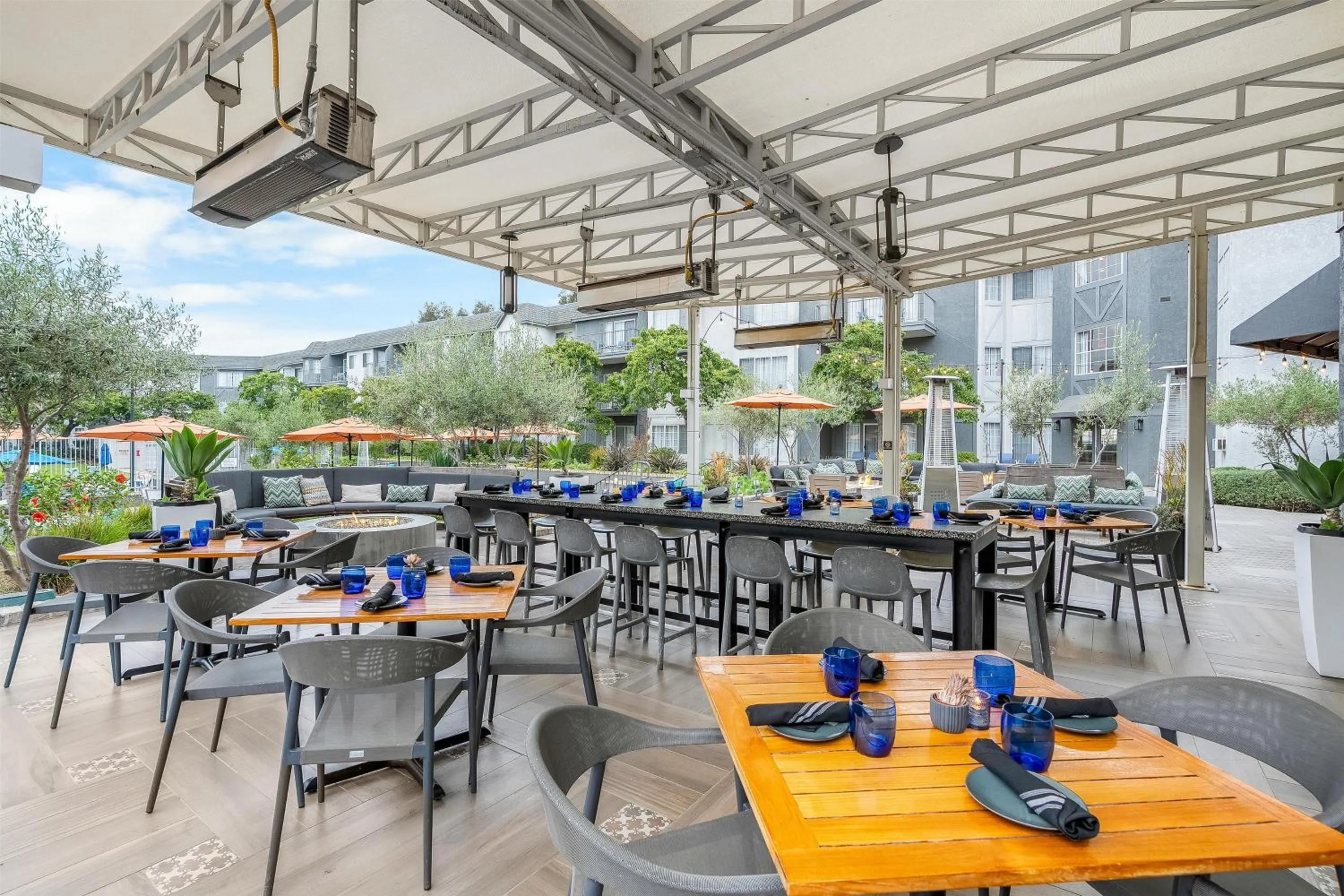 Restaurant/places to eat in Hilton San Diego/Del Mar