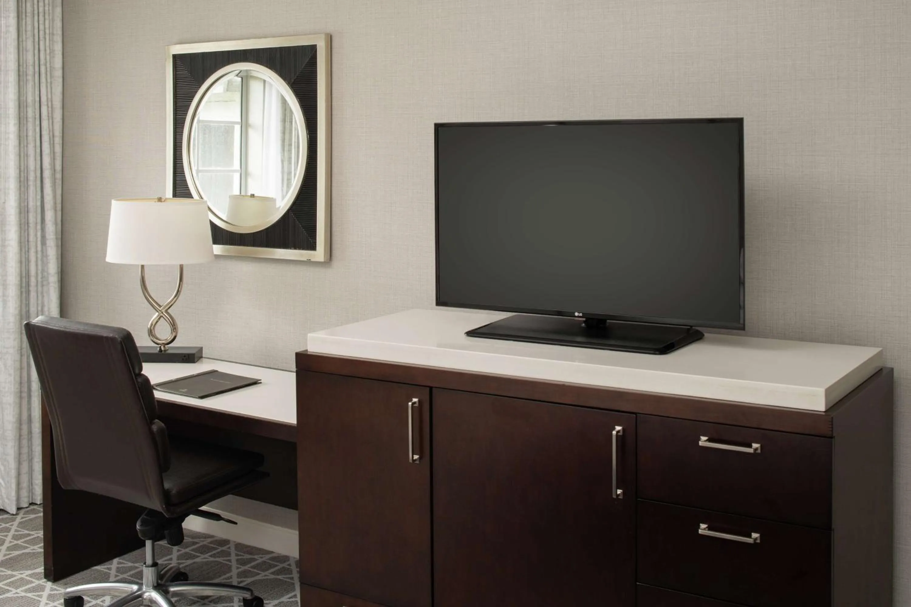 Bedroom in Hilton San Diego/Del Mar