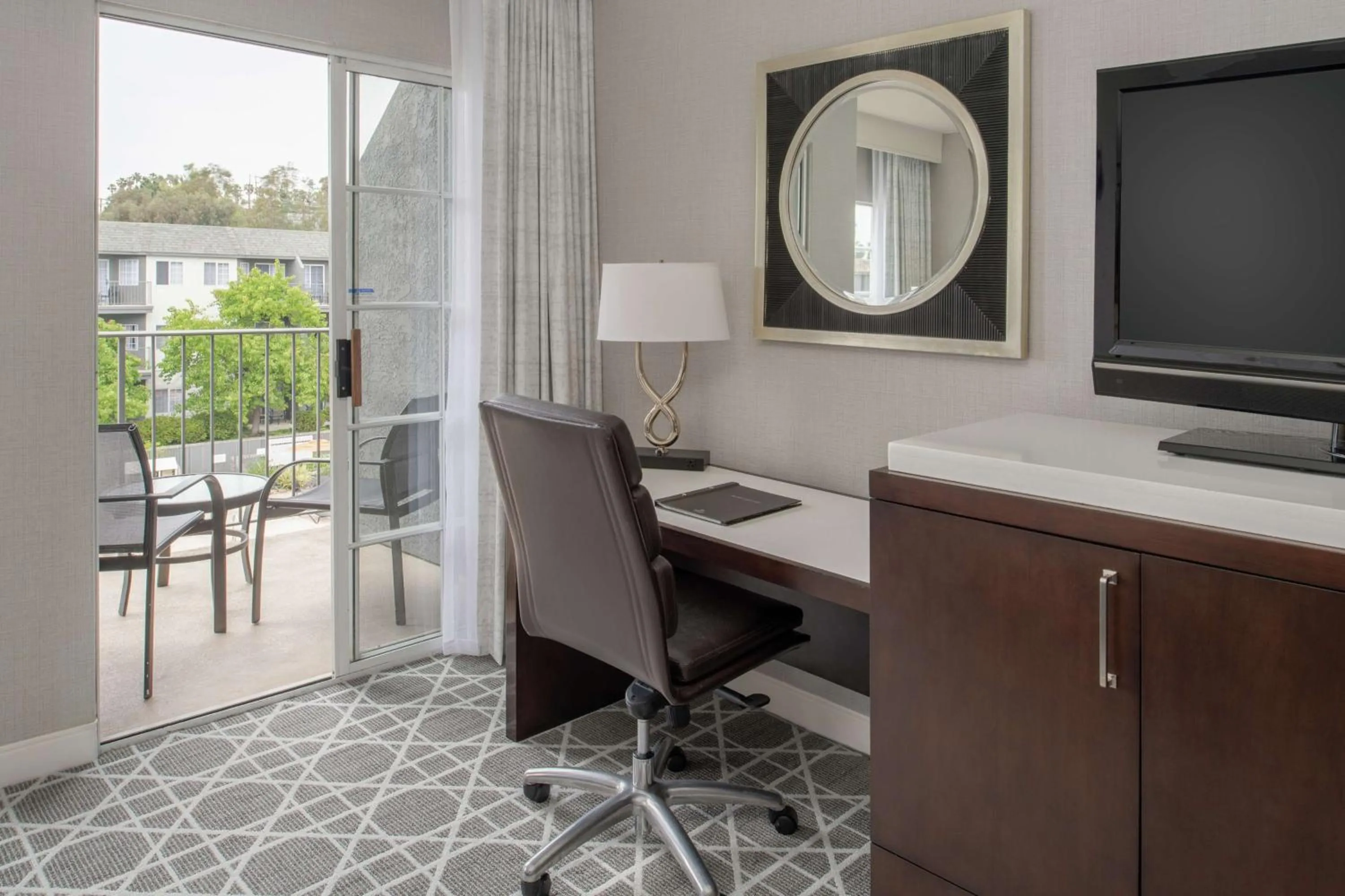 Bedroom in Hilton San Diego/Del Mar