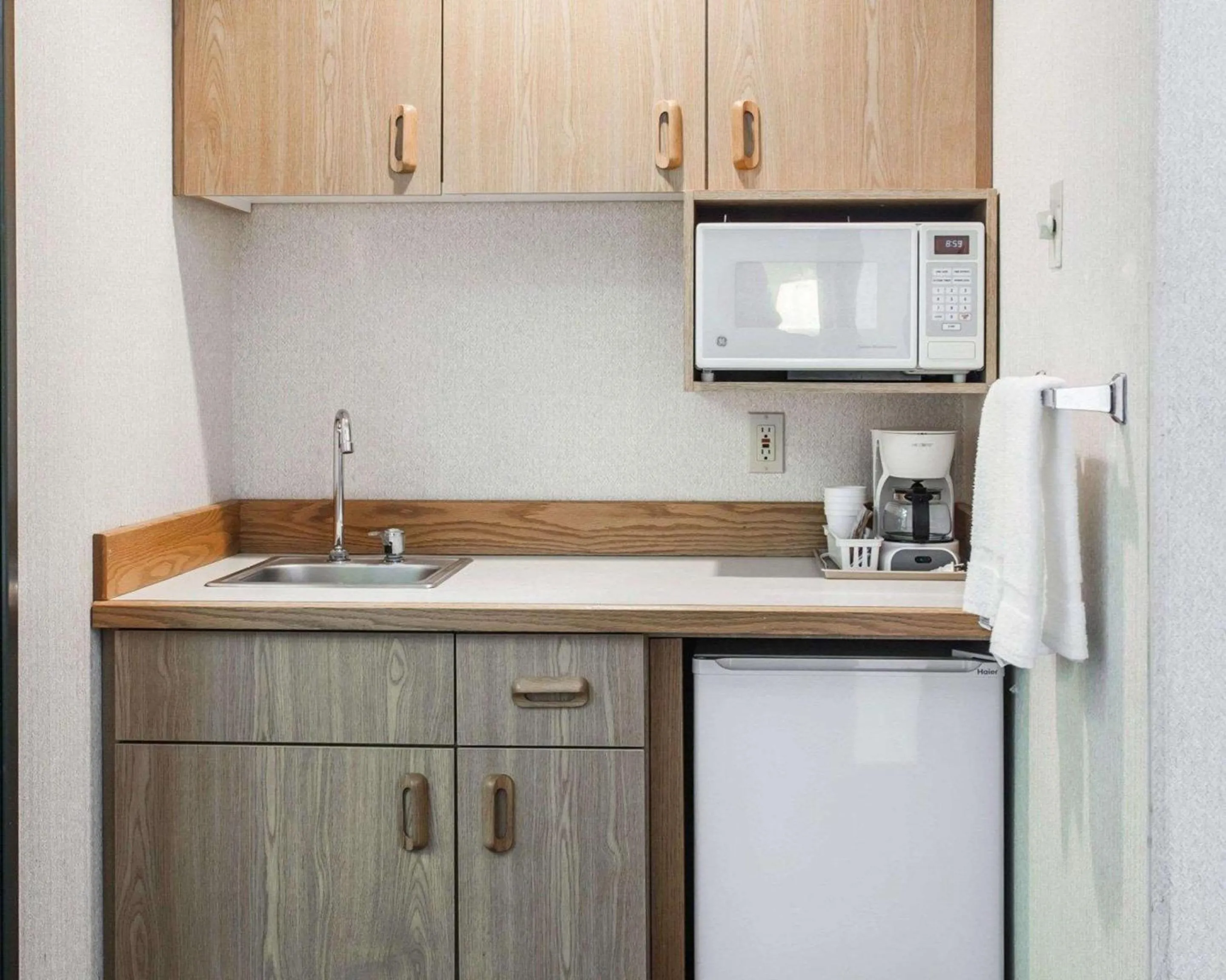 Photo of the whole room in Rodeway Inn Stevenson