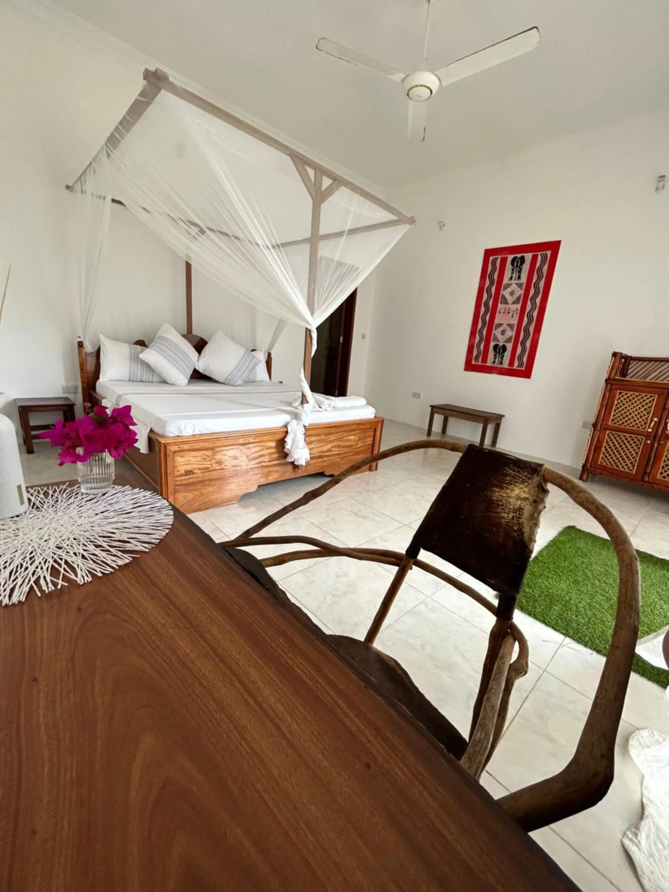 Photo of the whole room, Bed in Shamba Lodge