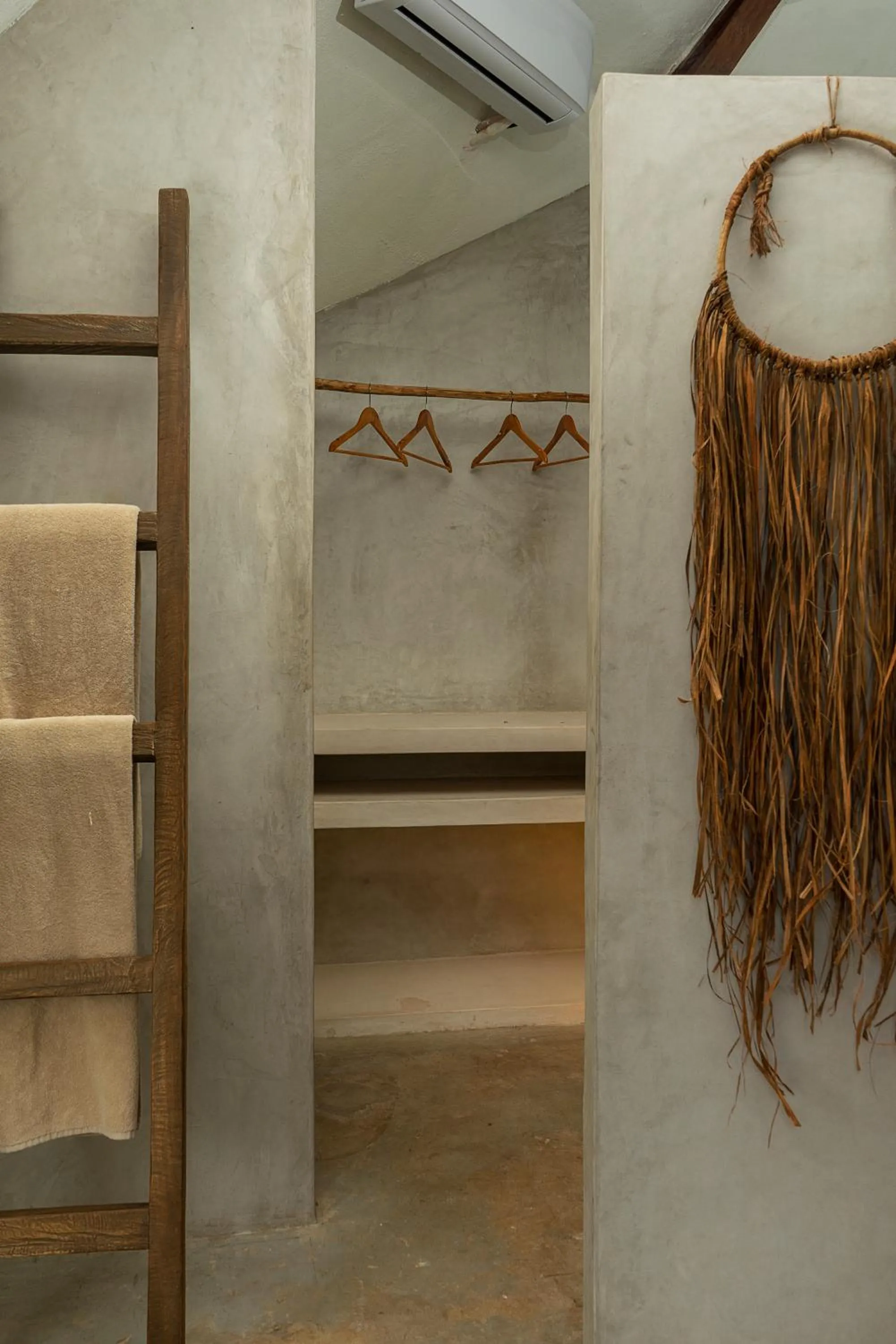 Bathroom, Bed in Mamasan Treehouses & Cabins