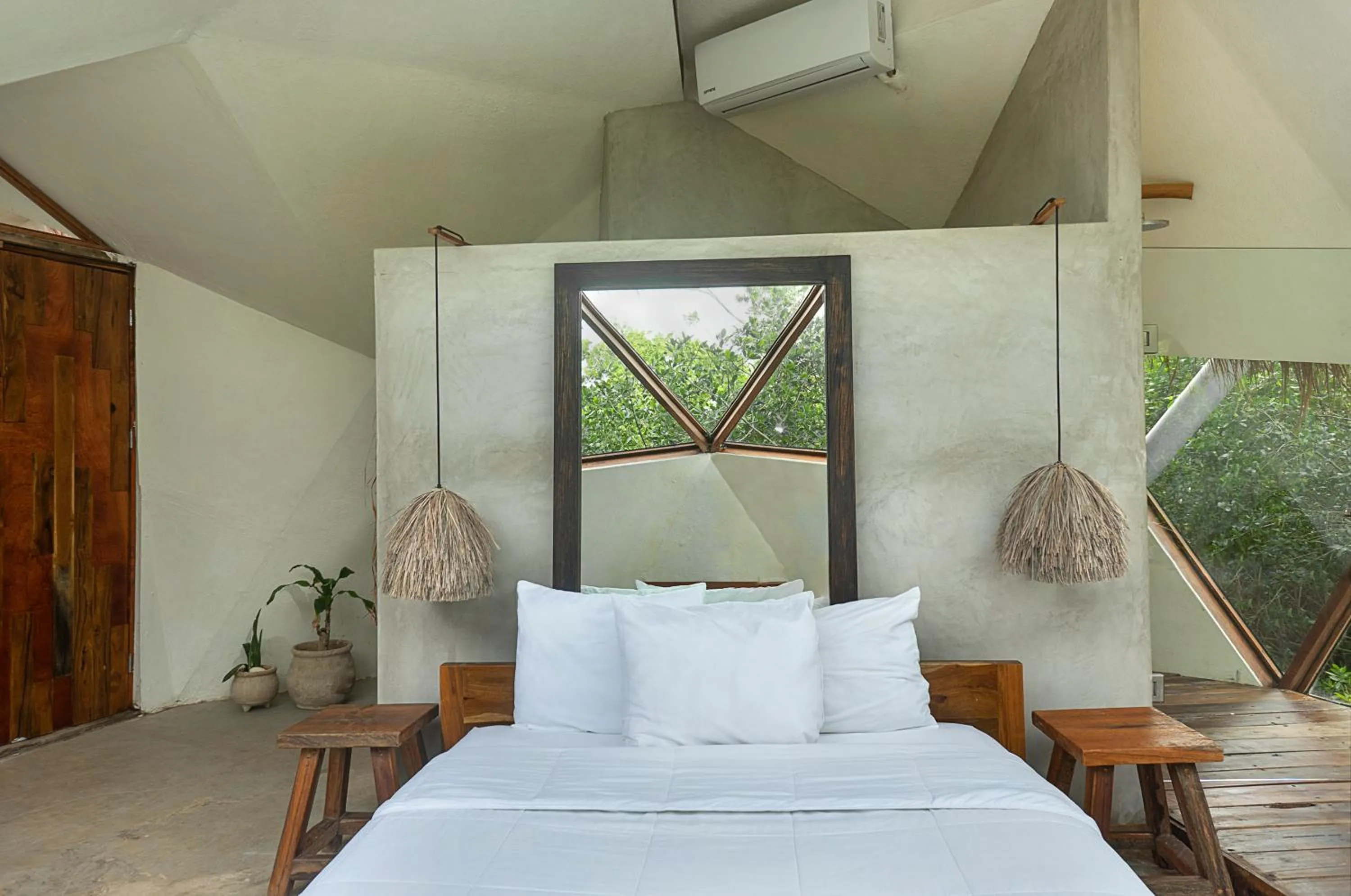 Bedroom, Bed in Mamasan Treehouses & Cabins