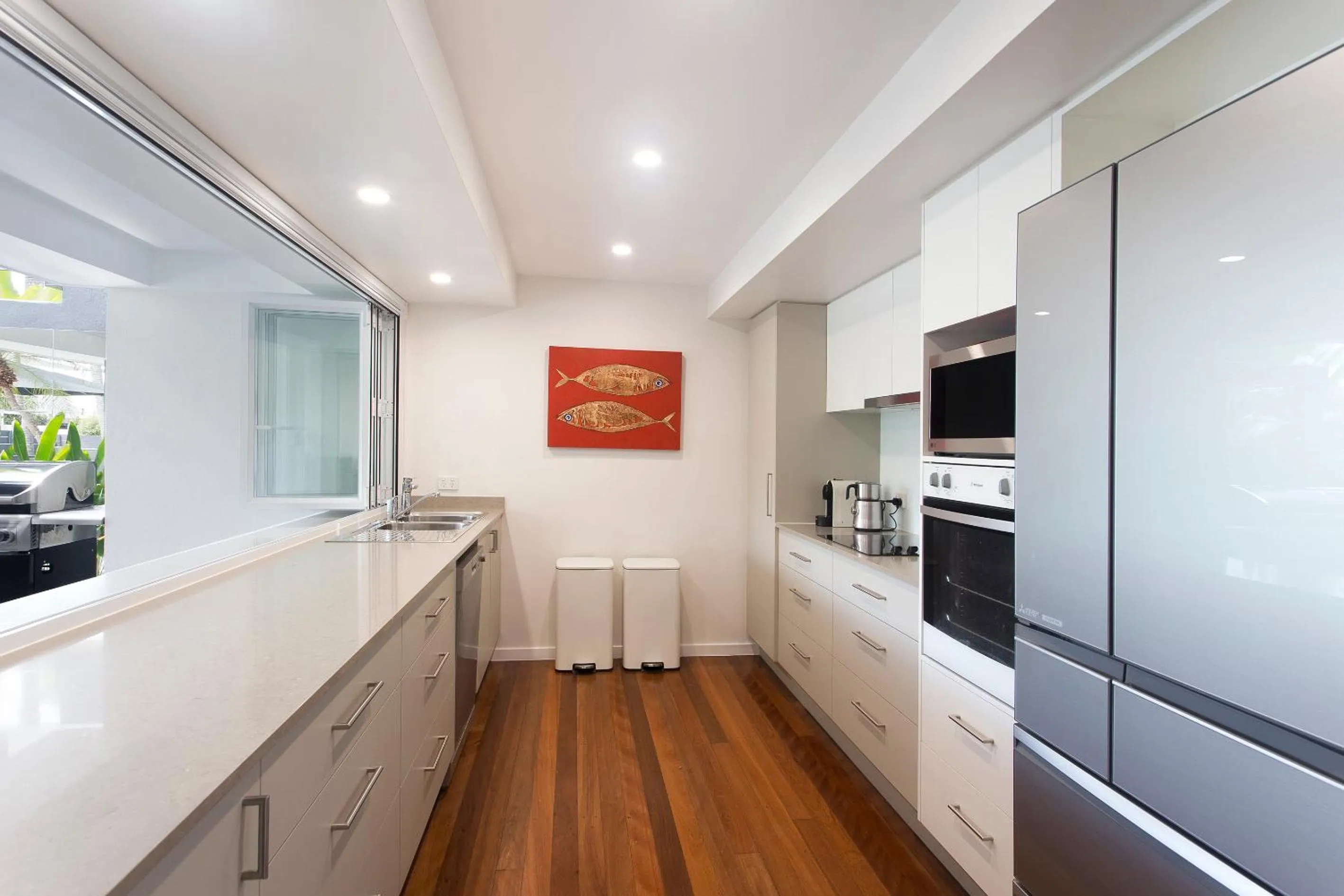 Kitchen or kitchenette in Noosa Boutique Apartments & Elkhorn Villas