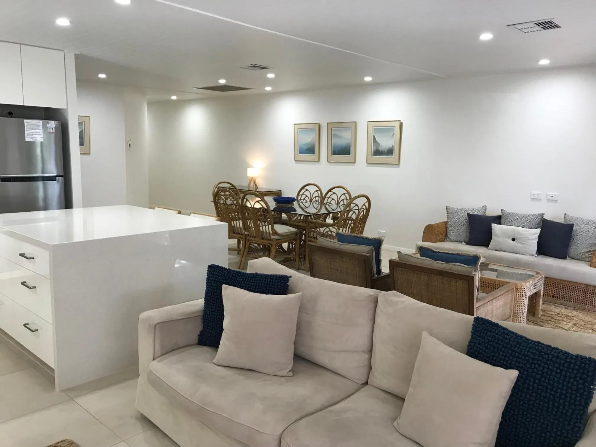 TV and multimedia in Noosa Boutique Apartments & Elkhorn Villas