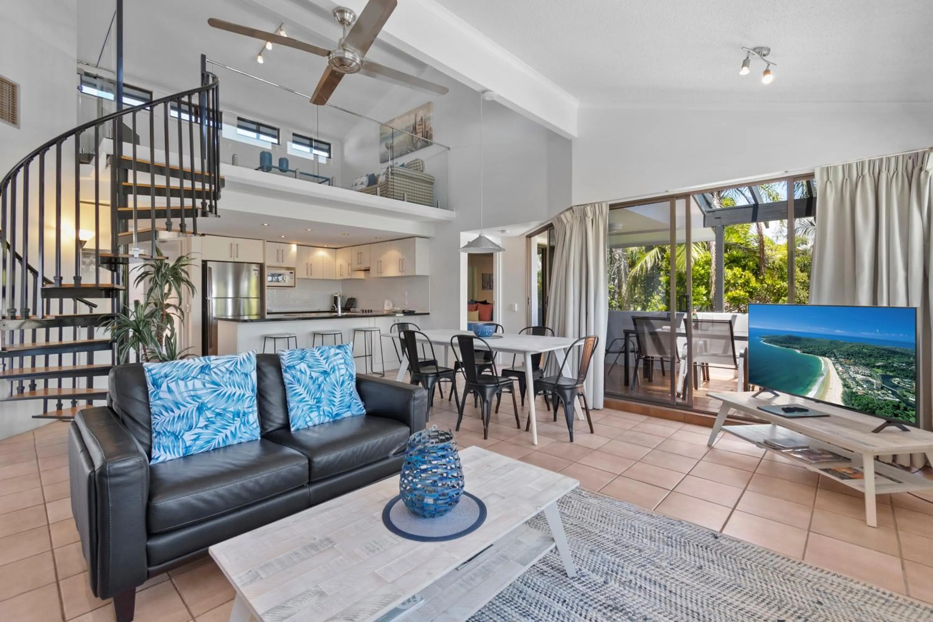 Living room in Noosa Boutique Apartments & Elkhorn Villas