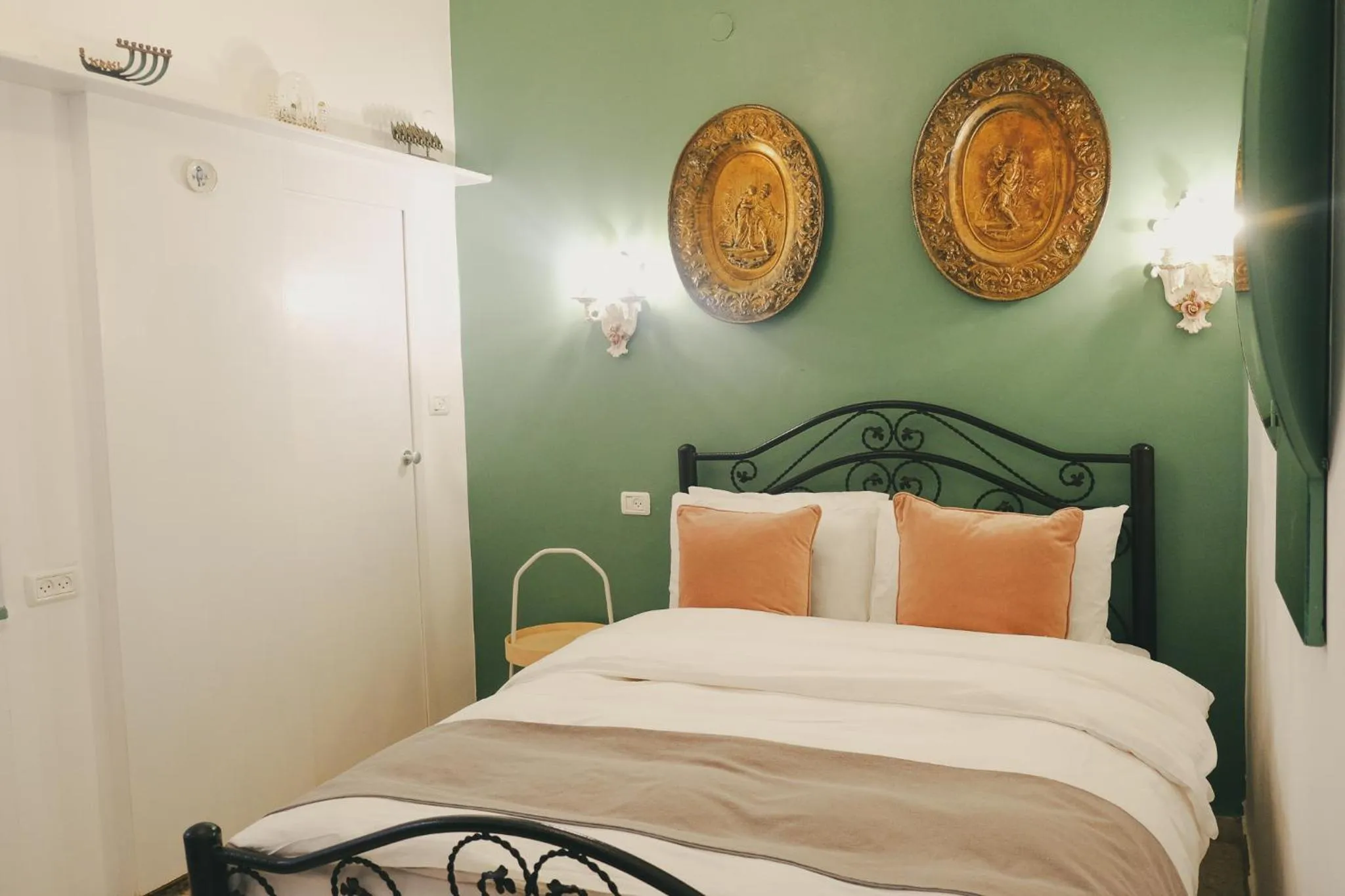 Bedroom, Bed in Tzefania Hotel