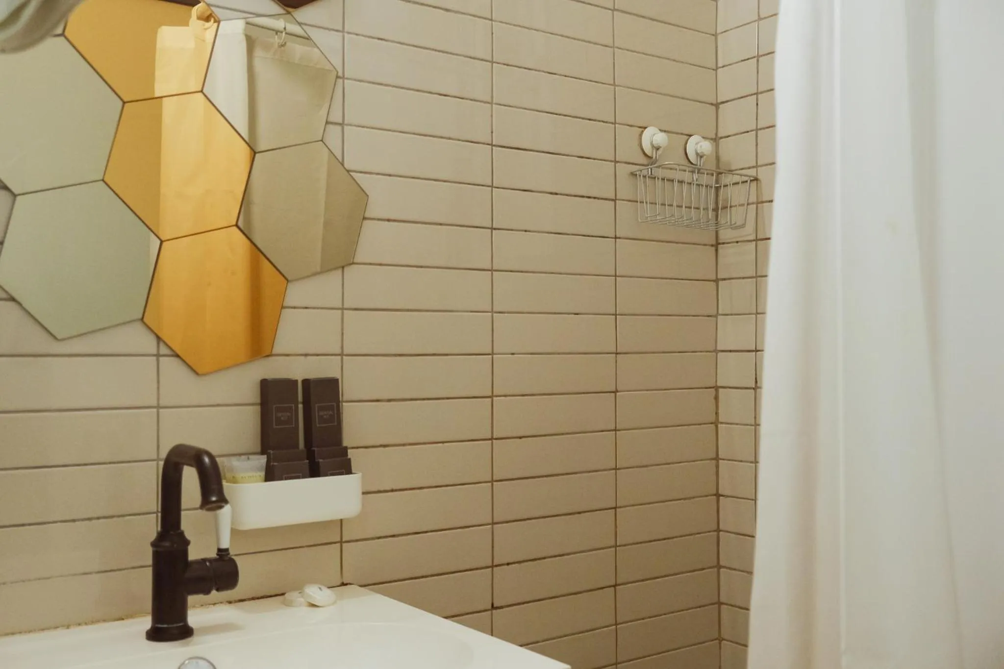 Shower in Tzefania Hotel