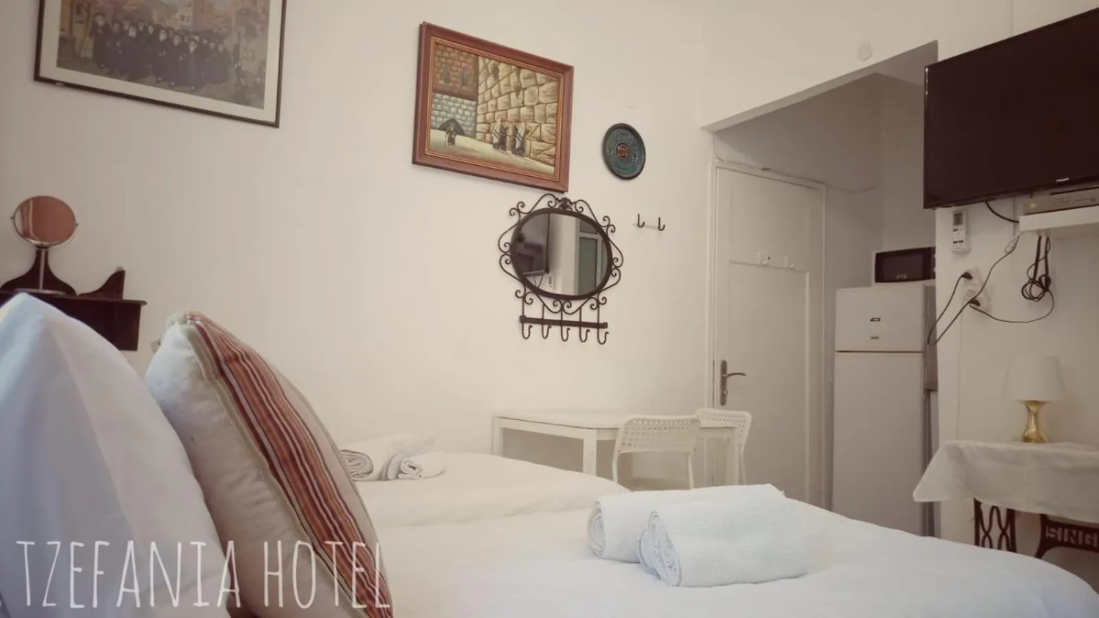 Standard Double or Twin Room with Balcony in Tzefania Hotel