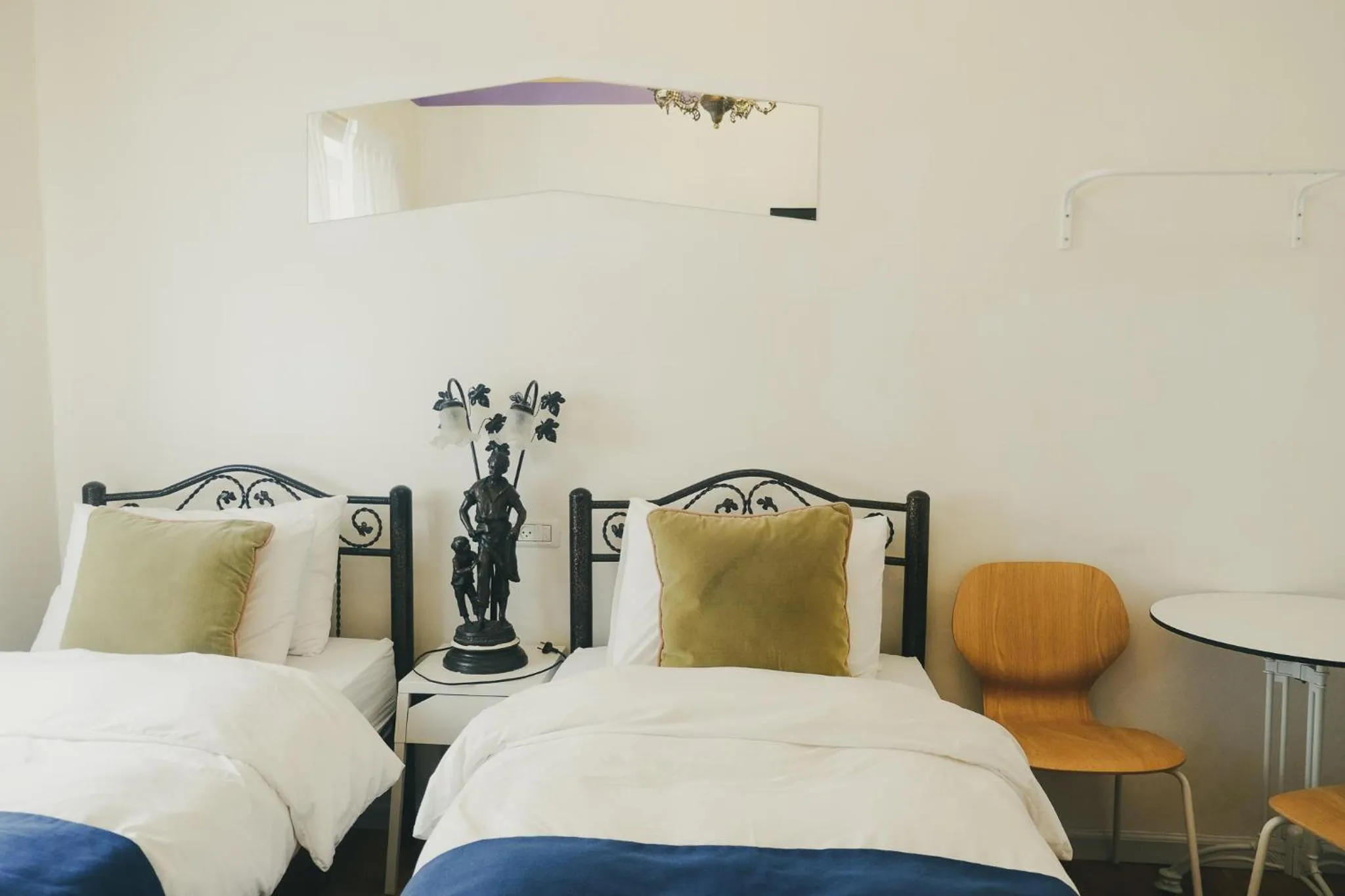 Seating area, Bed in Tzefania Hotel