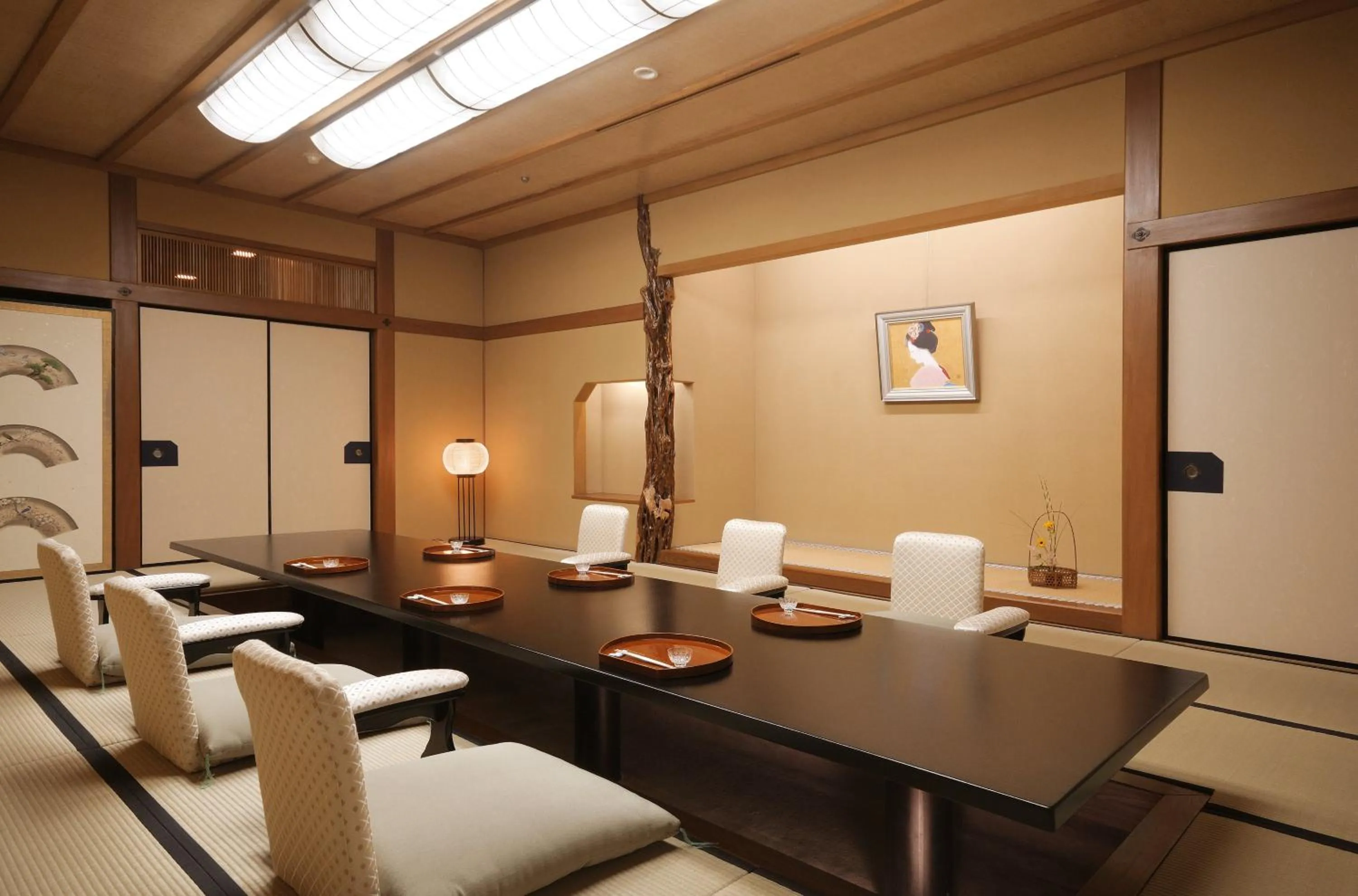 Dining area in Suimeikan