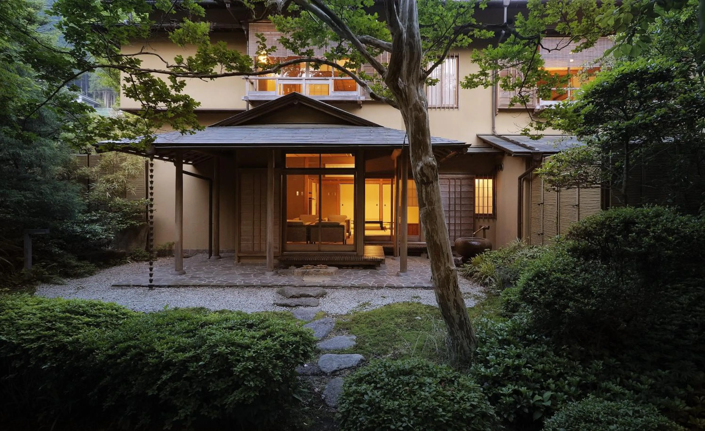 Facade/entrance in Suimeikan