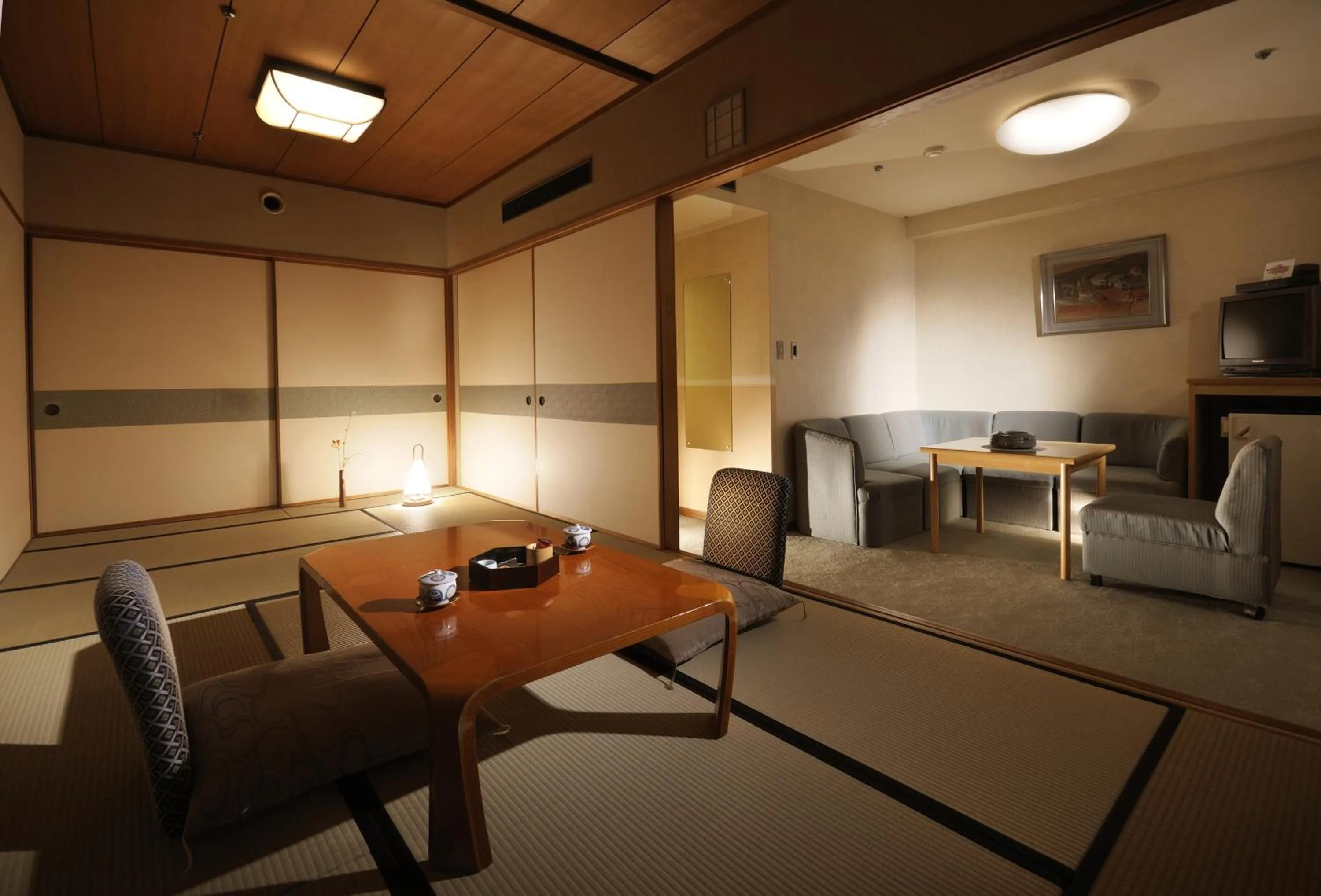 Photo of the whole room in Suimeikan