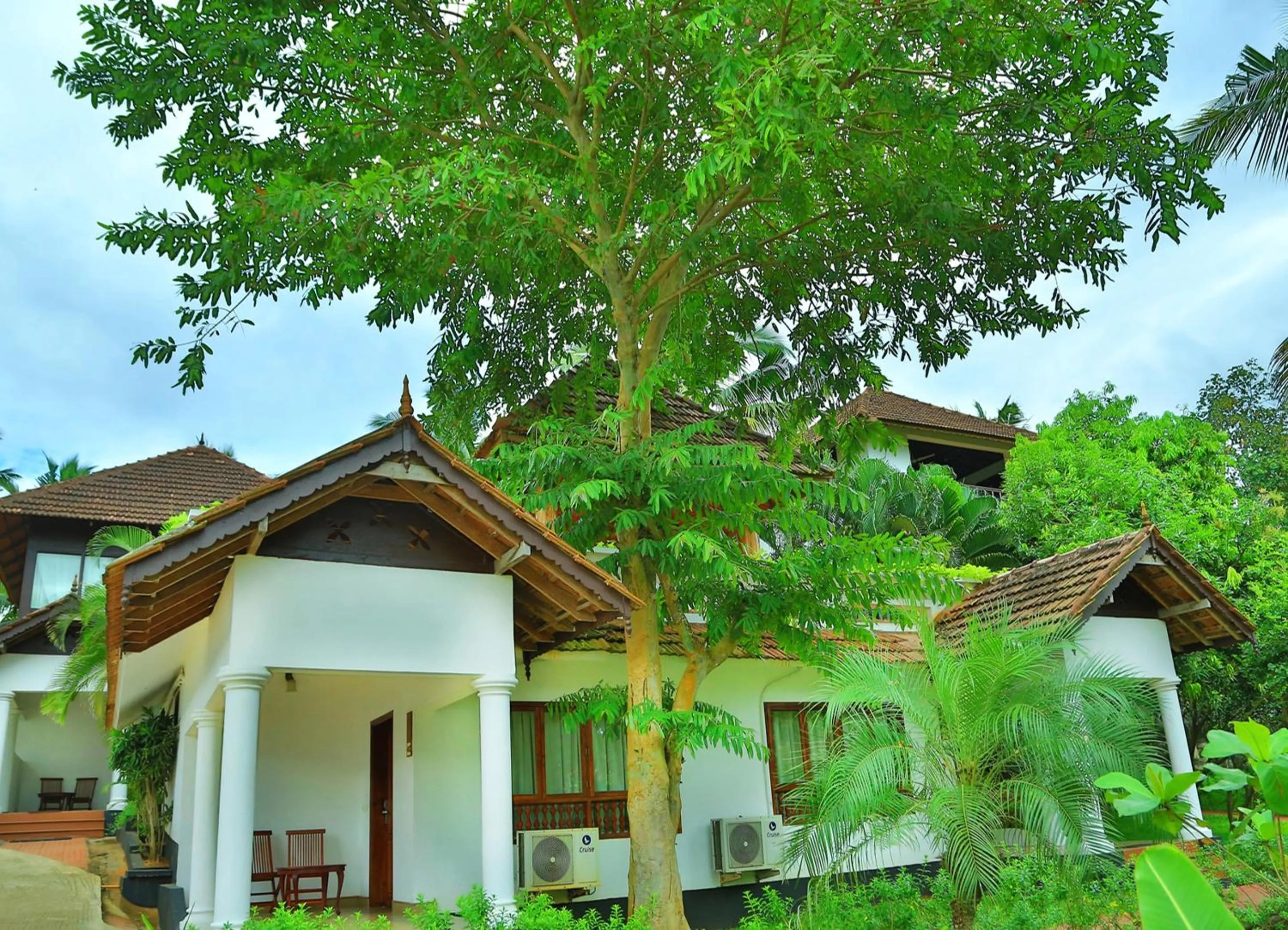 Property building in Estuary Sarovar Premiere Poovar Island