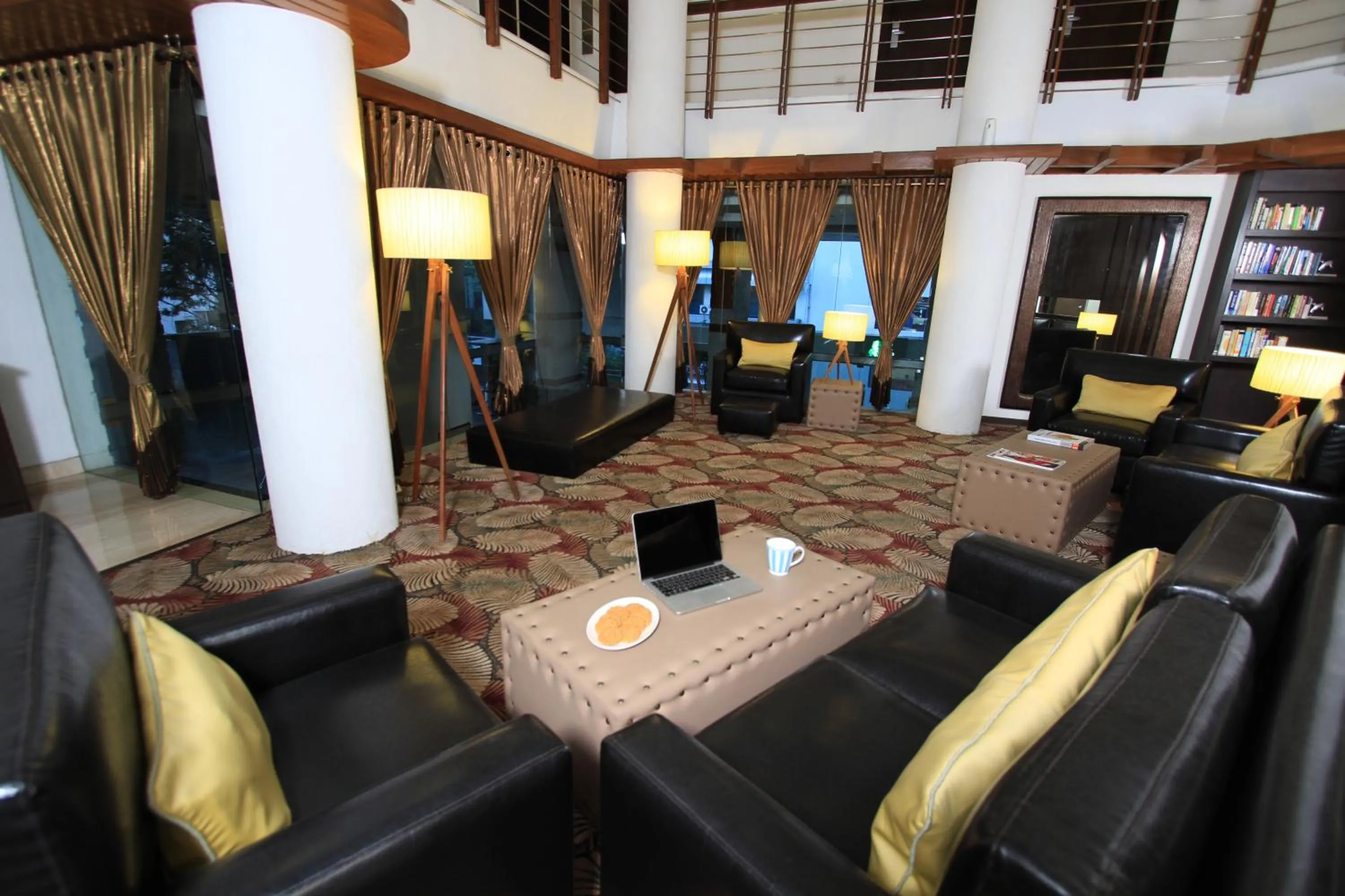 Library in Melange Astris