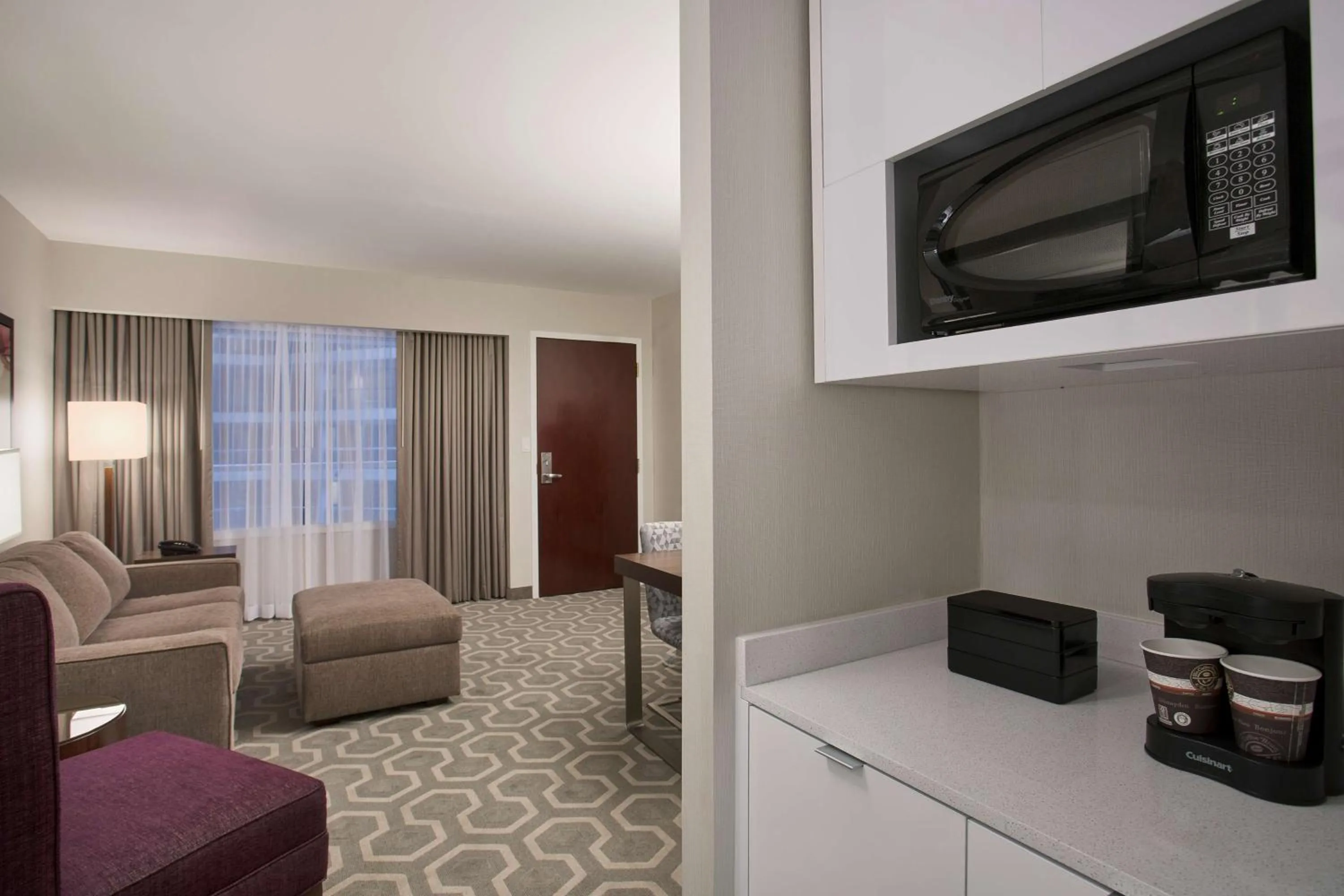 Kitchen or kitchenette in Embassy Suites by Hilton Washington D.C. Georgetown
