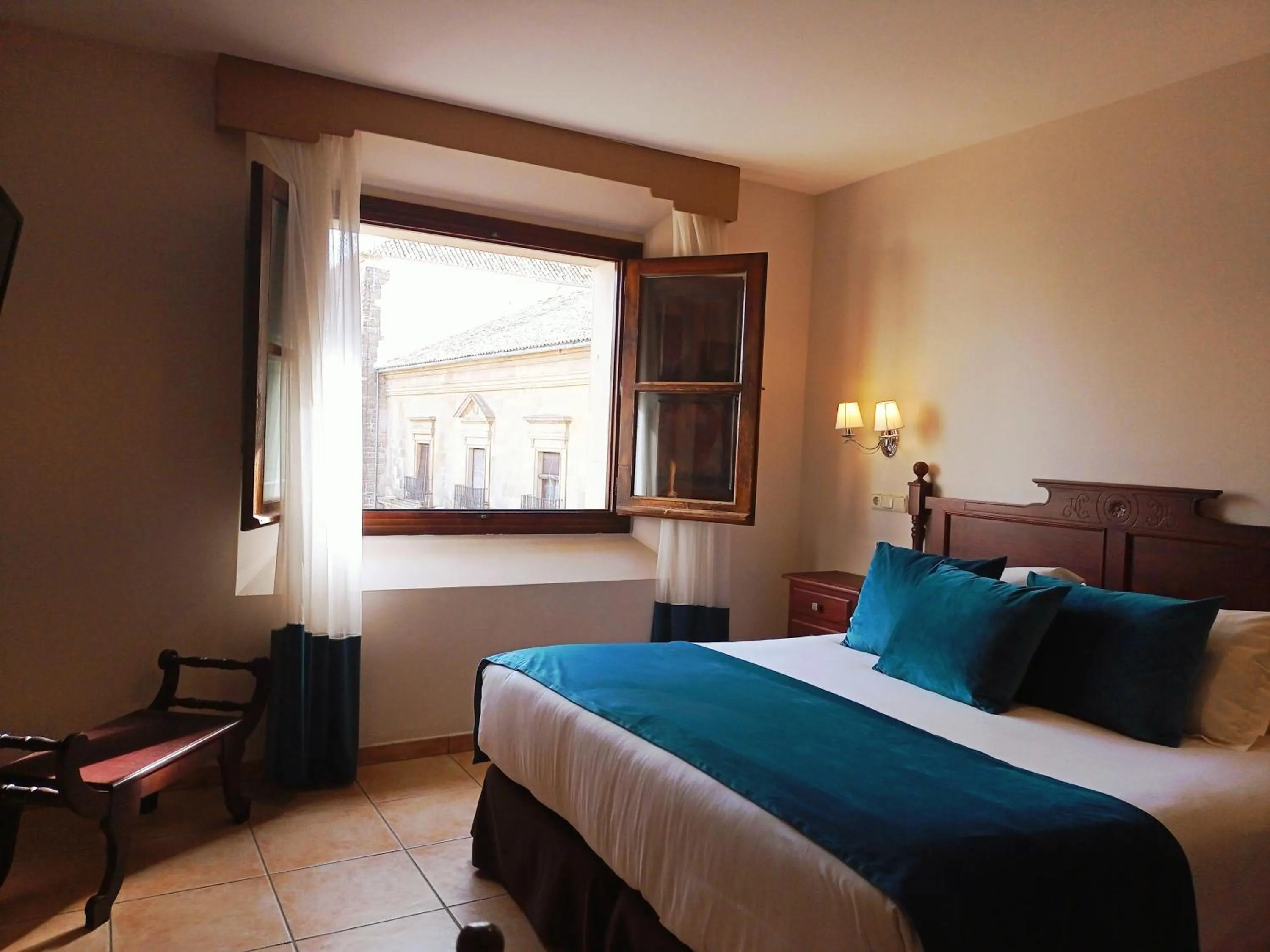 Bed in Hotel María de Molina