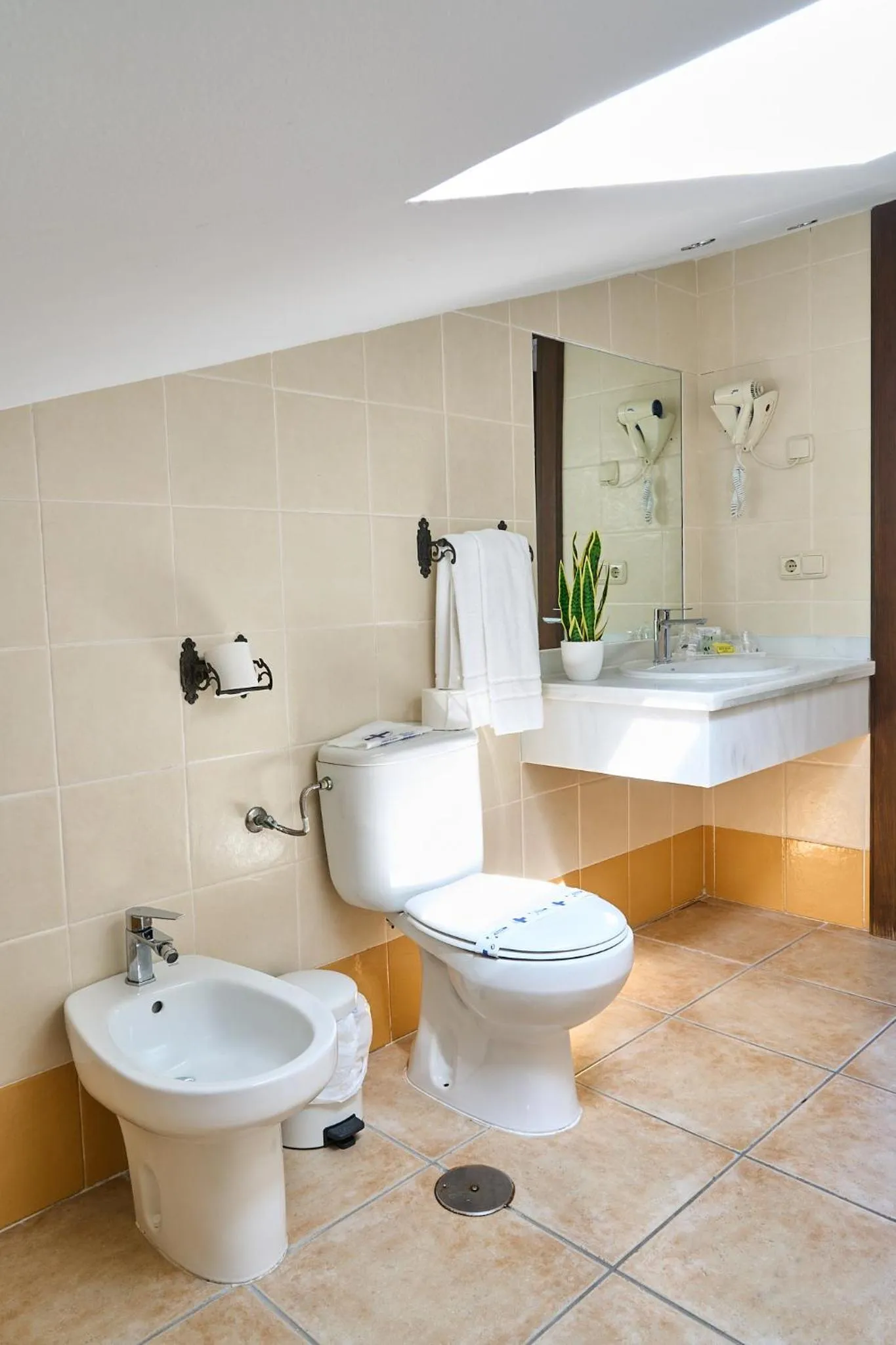 Bathroom in Hotel María de Molina