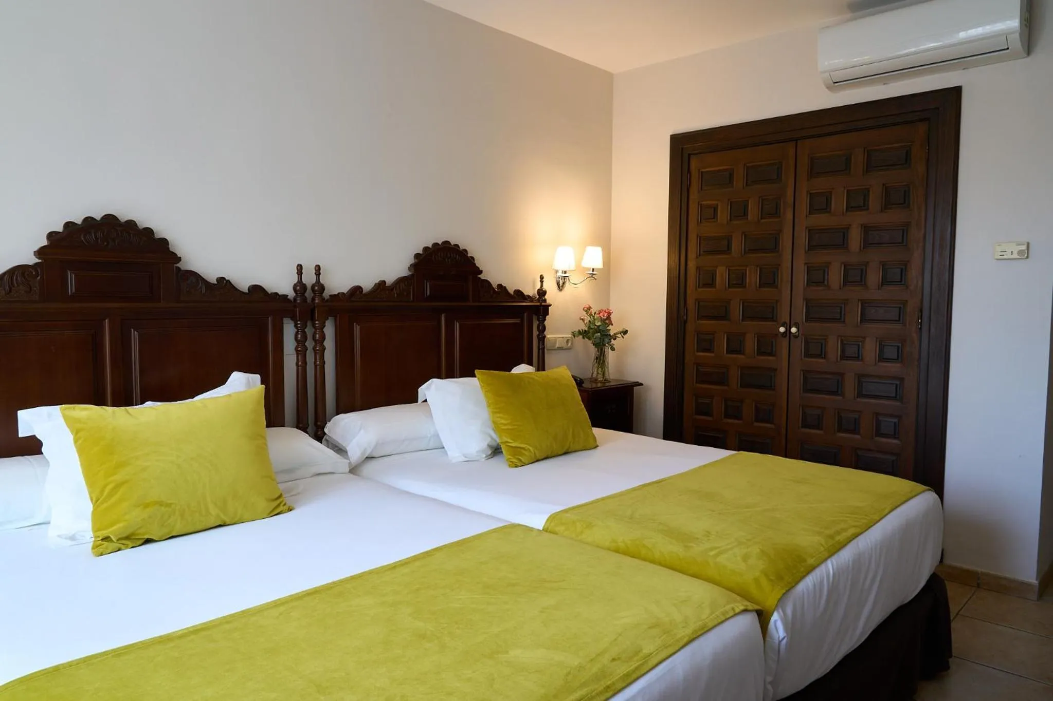 Decorative detail, Bed in Hotel María de Molina