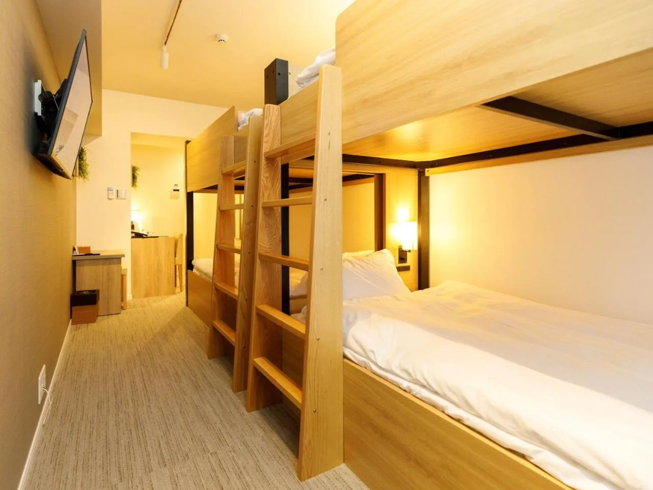 Photo of the whole room, Bed in President Hotel Hakata