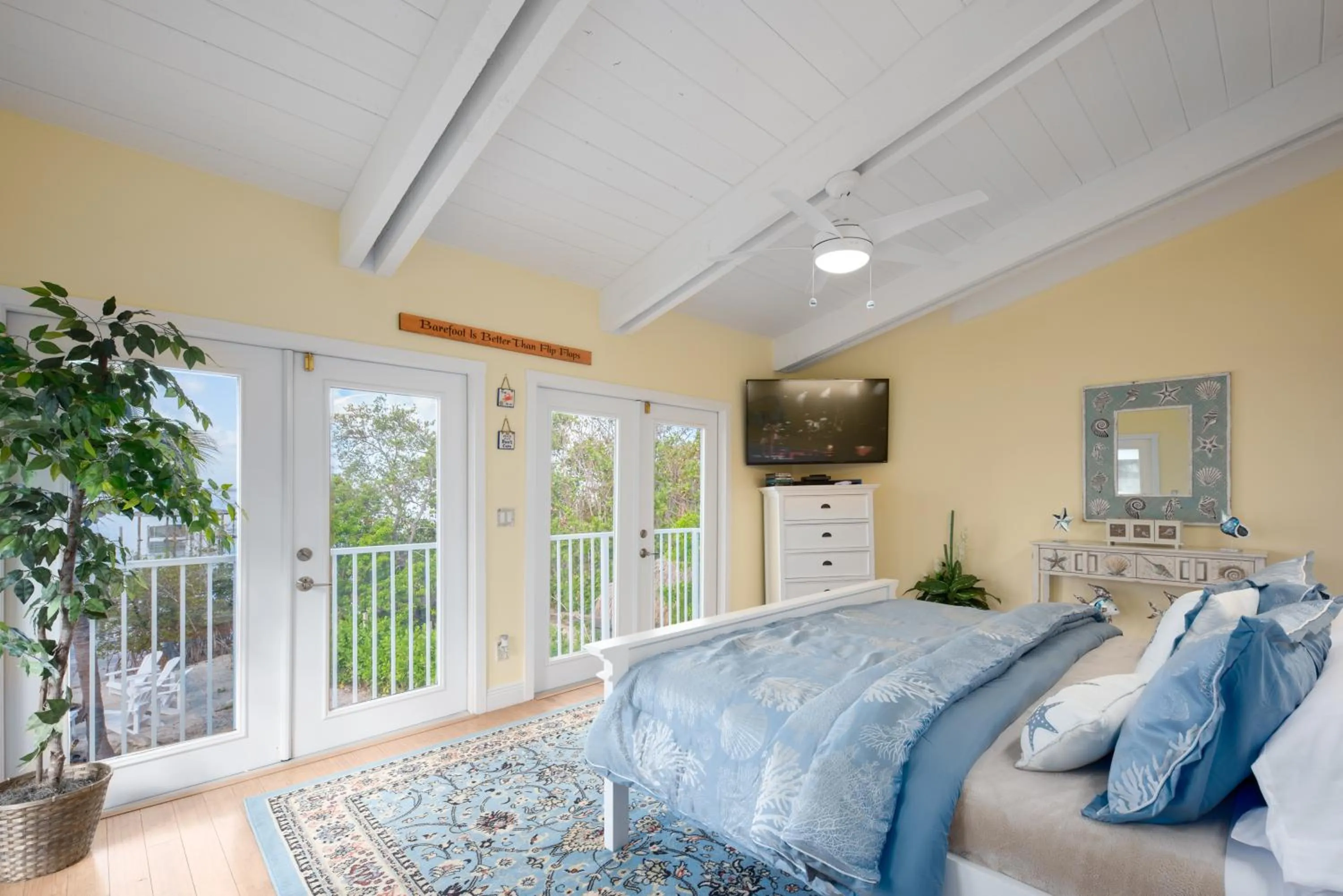 TV and multimedia, Bed in Aquarius North