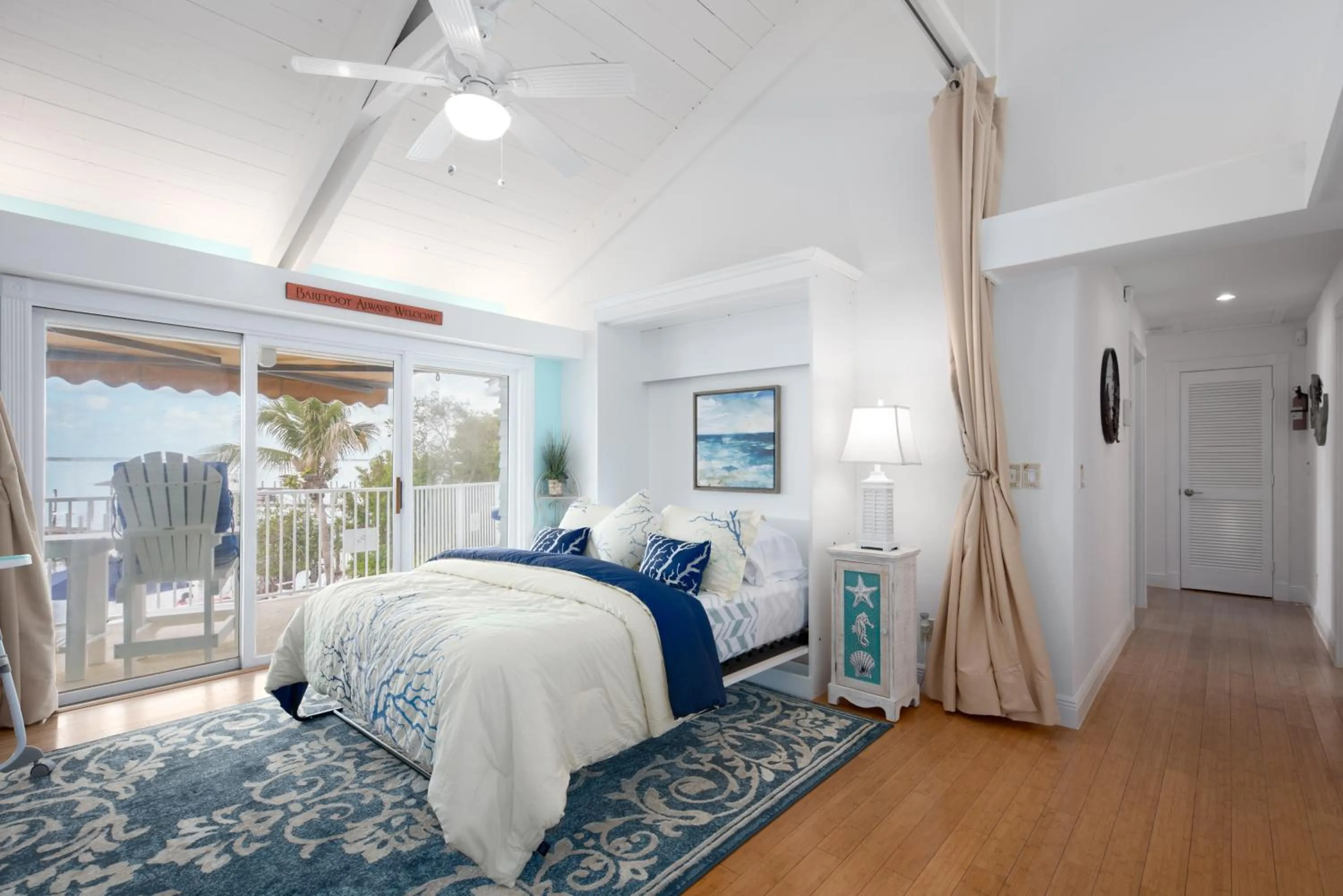 Bed in Aquarius North