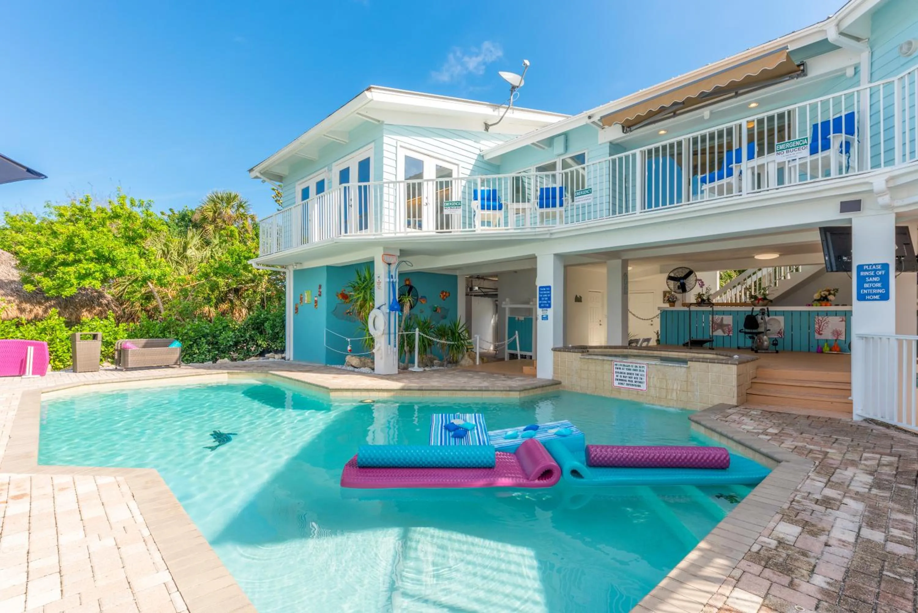 Patio in Aquarius North