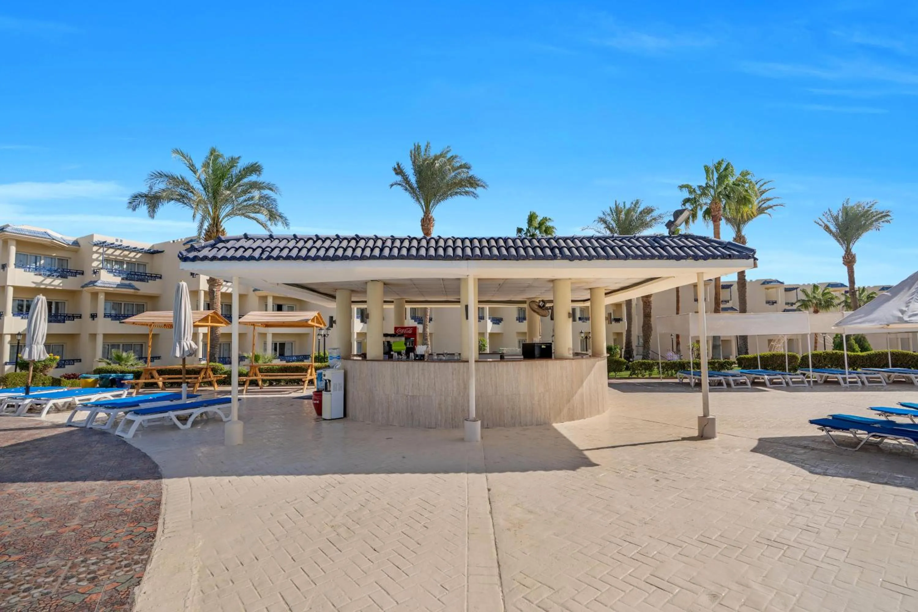 Property building in Grand Oasis Resort