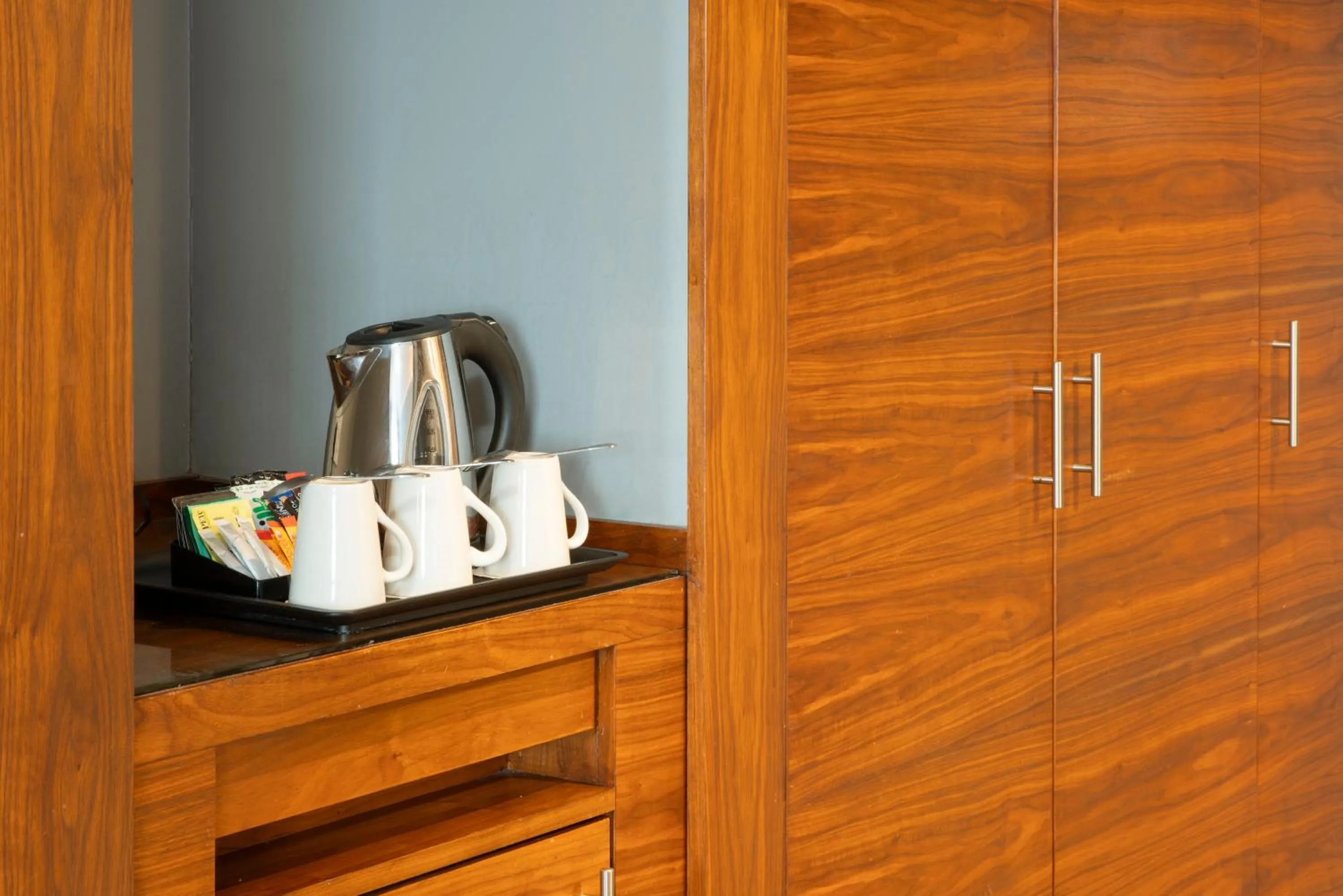 Coffee/tea facilities in London Croydon Aerodrome Hotel, BW Signature Collection