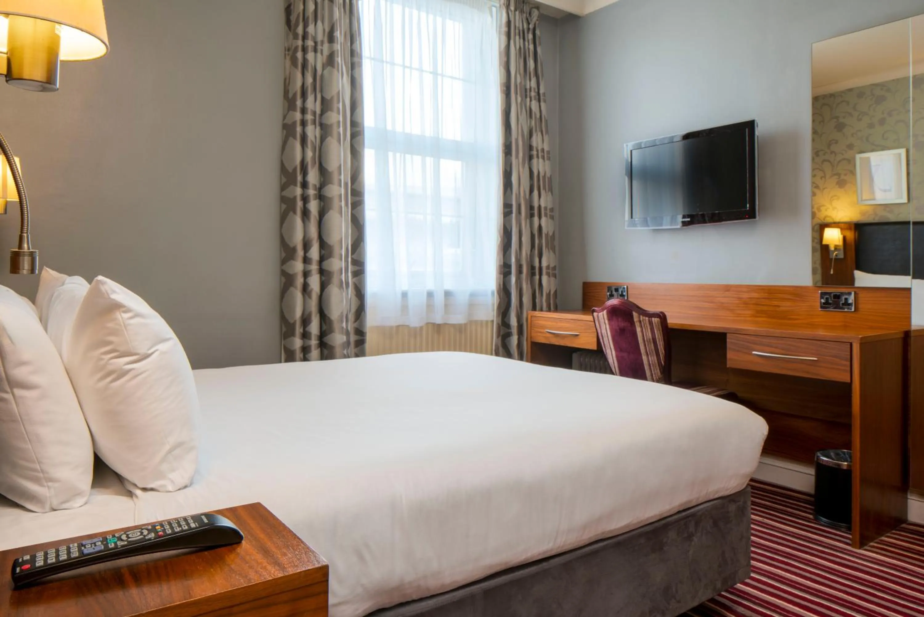 Bed in London Croydon Aerodrome Hotel, BW Signature Collection