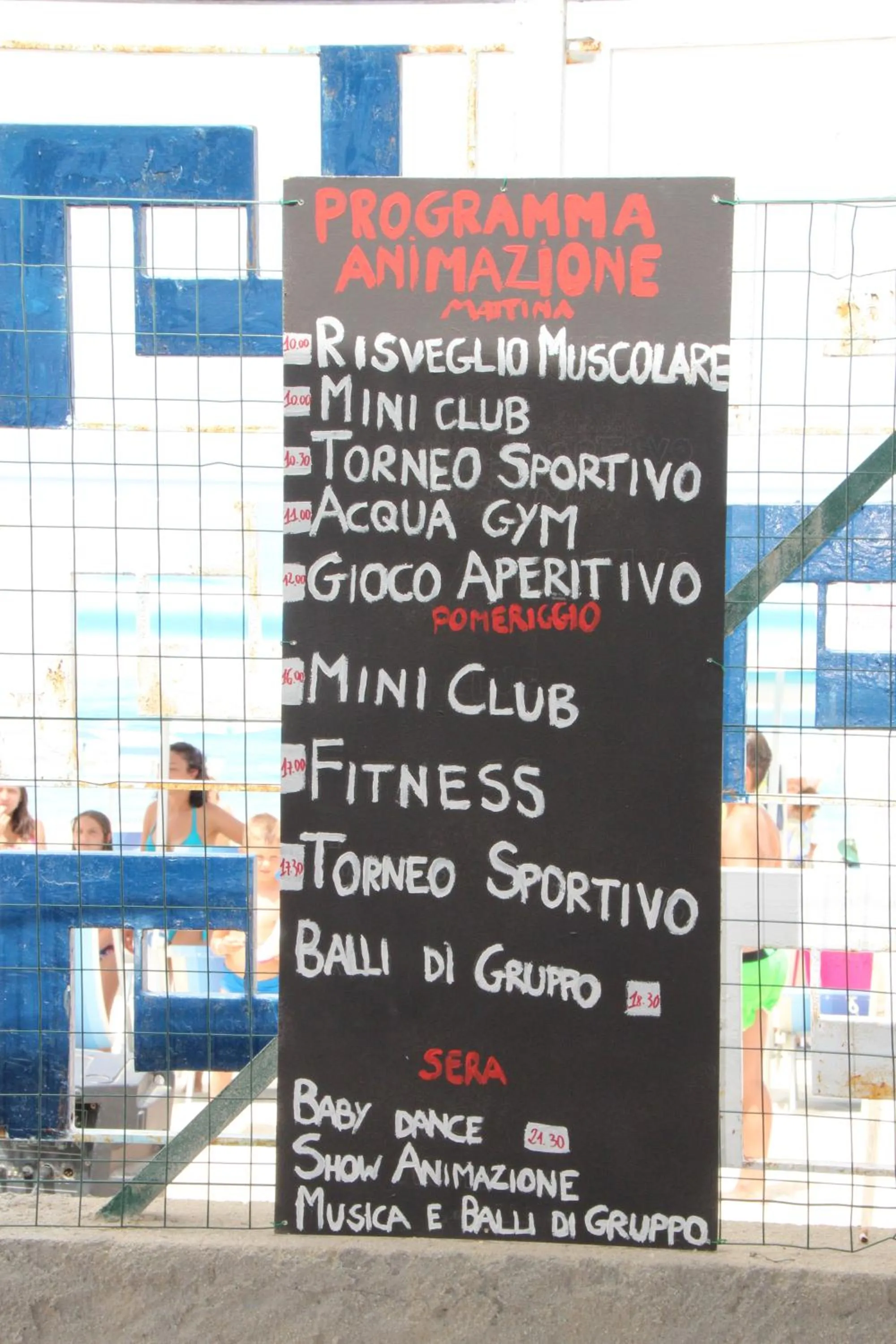 Evening entertainment in Il Calabriano Residence