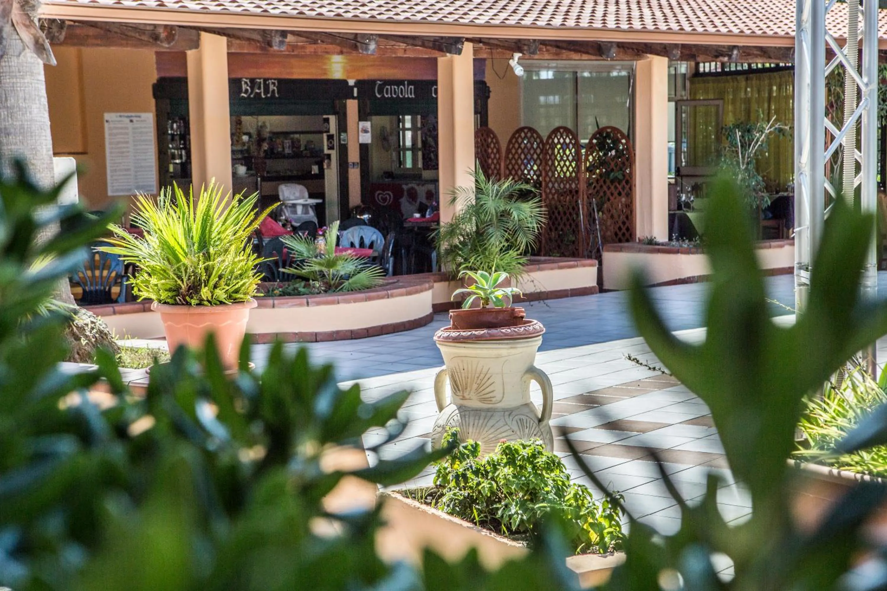 Restaurant/places to eat in Il Calabriano Residence