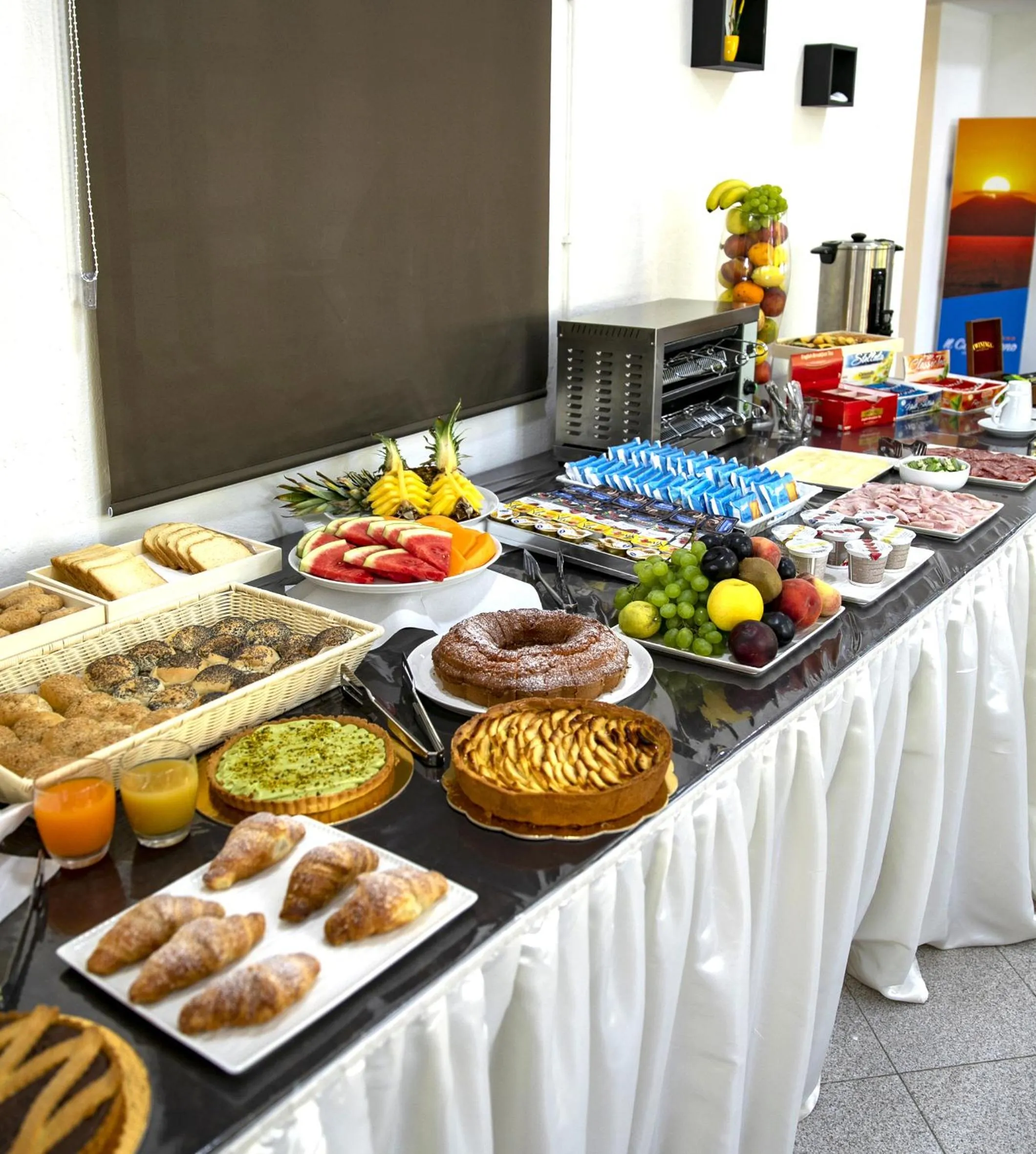 Buffet breakfast in Il Calabriano Residence