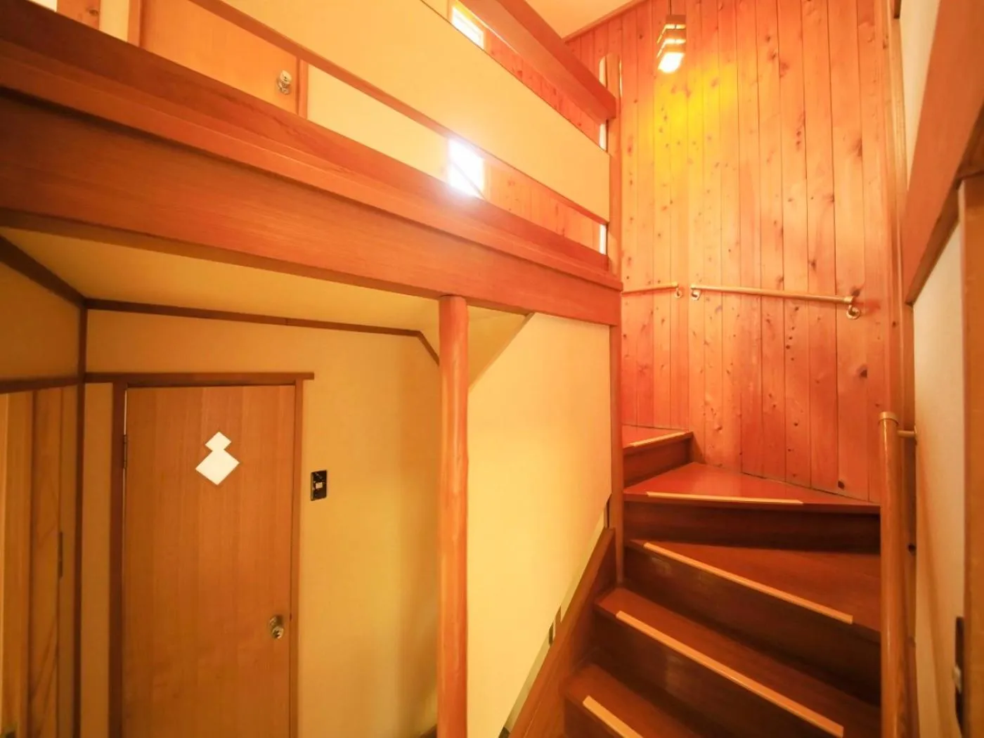 Photo of the whole room in Kaike Fuga