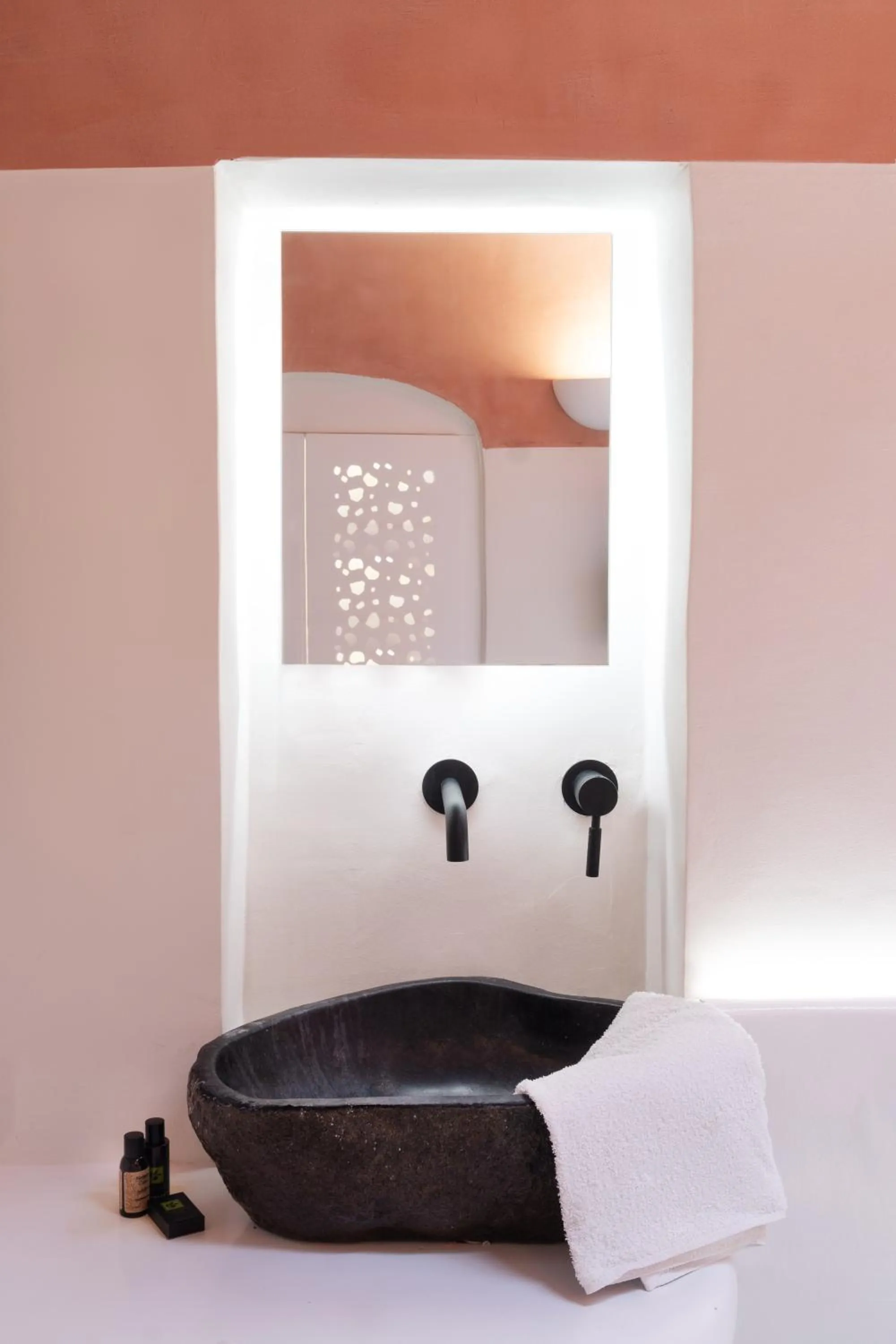 Photo of the whole room, Bed in Kykladonisia Traditional Settlement