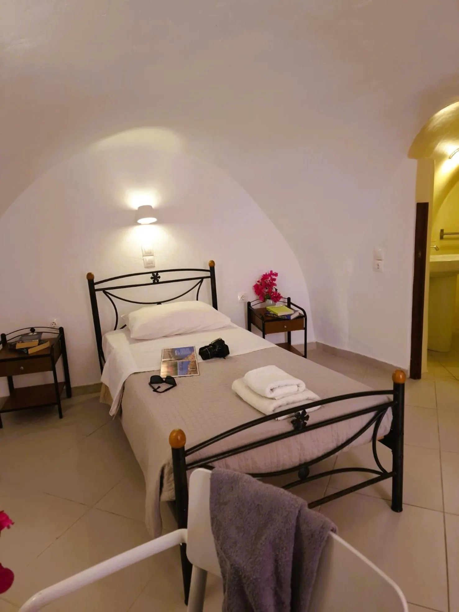 Photo of the whole room, Bed in Kykladonisia Traditional Settlement