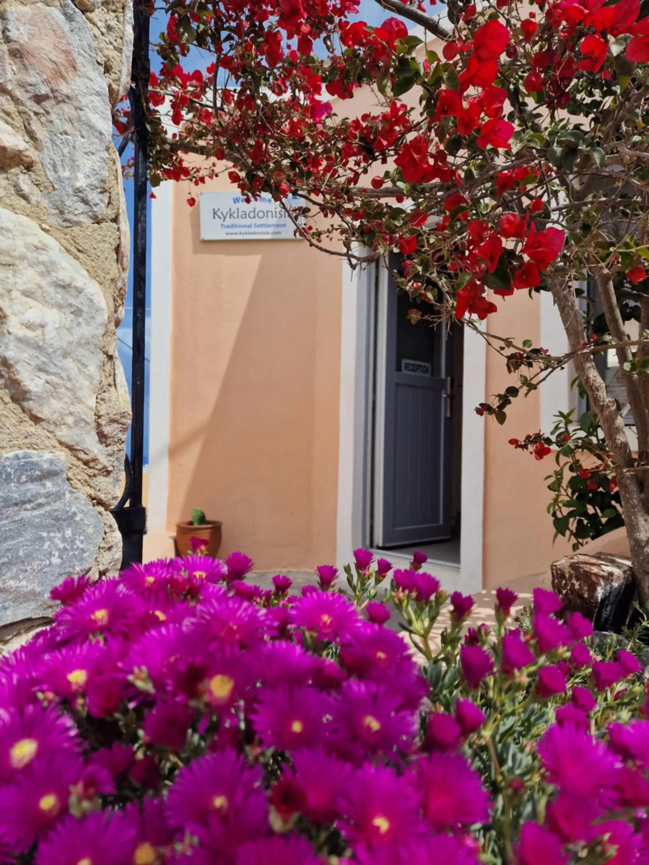 Property building in Kykladonisia Traditional Settlement