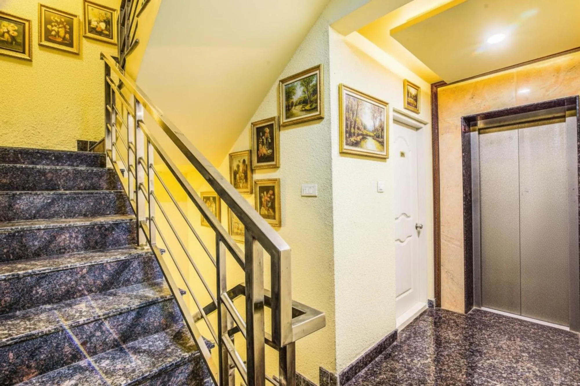 Lobby or reception in Via Emara Boutique - Near Koramangala