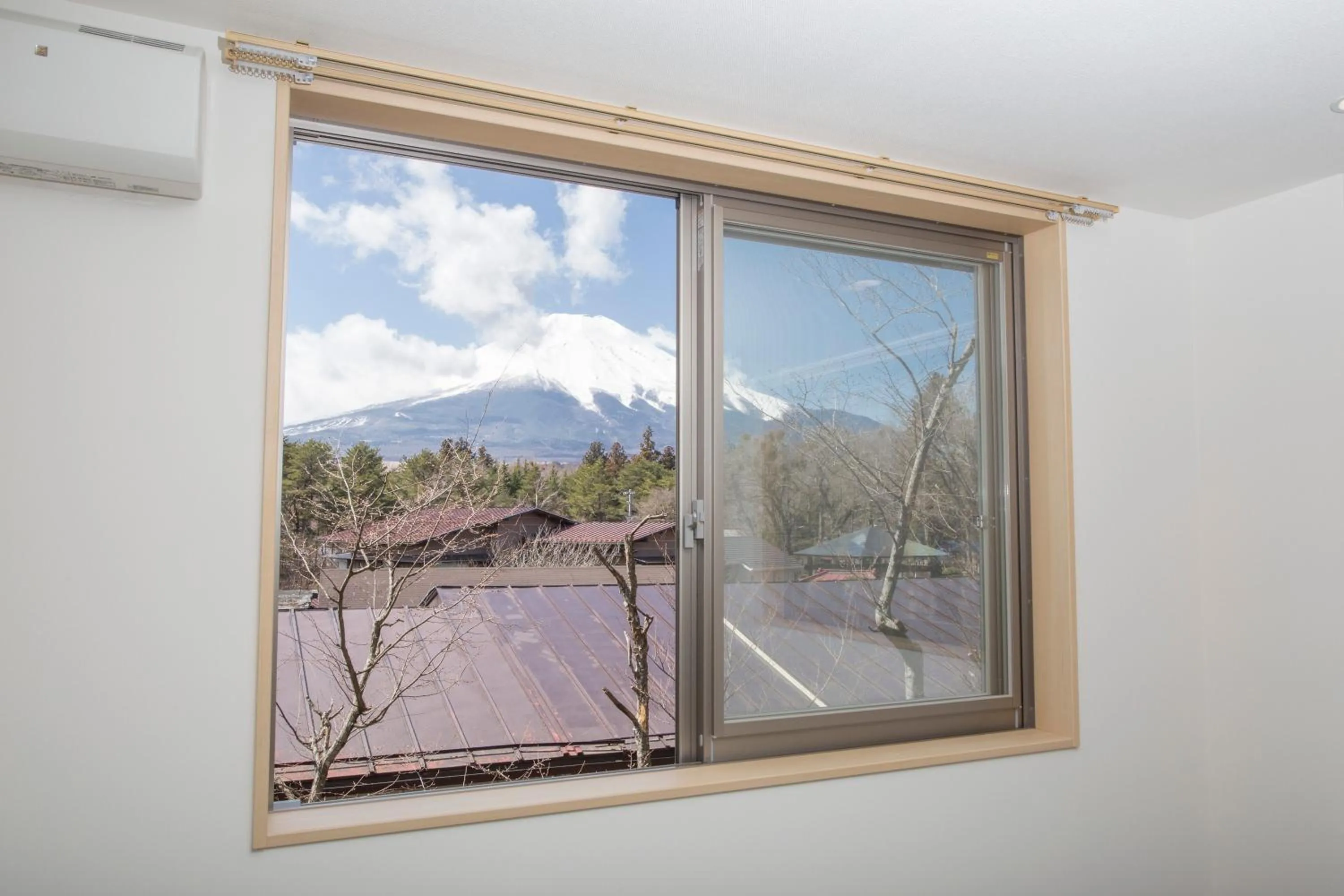 Mountain view in Sun Plaza Hotel Fuji Lake Yamanaka